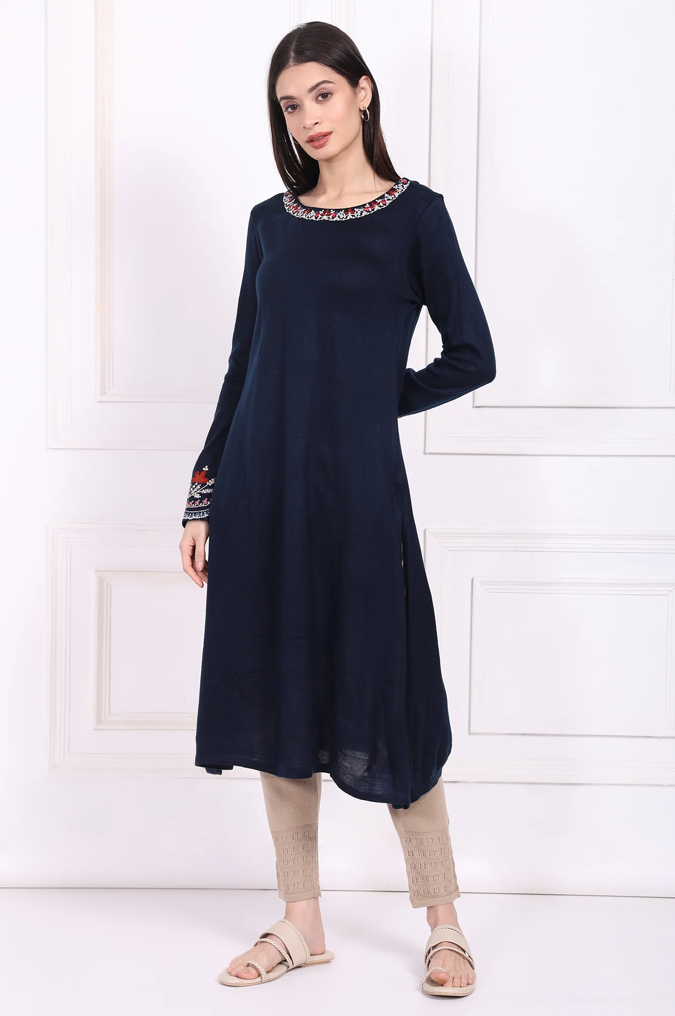 Navy Blue Embroidered A-Line Acrylic Winter Kurta - Image 2