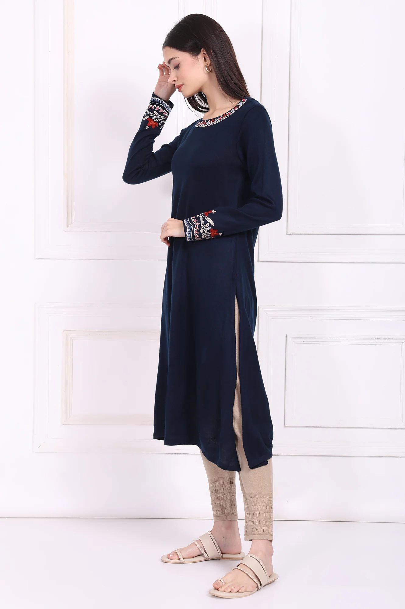 Navy Blue Embroidered A-Line Acrylic Winter Kurta - Image 4
