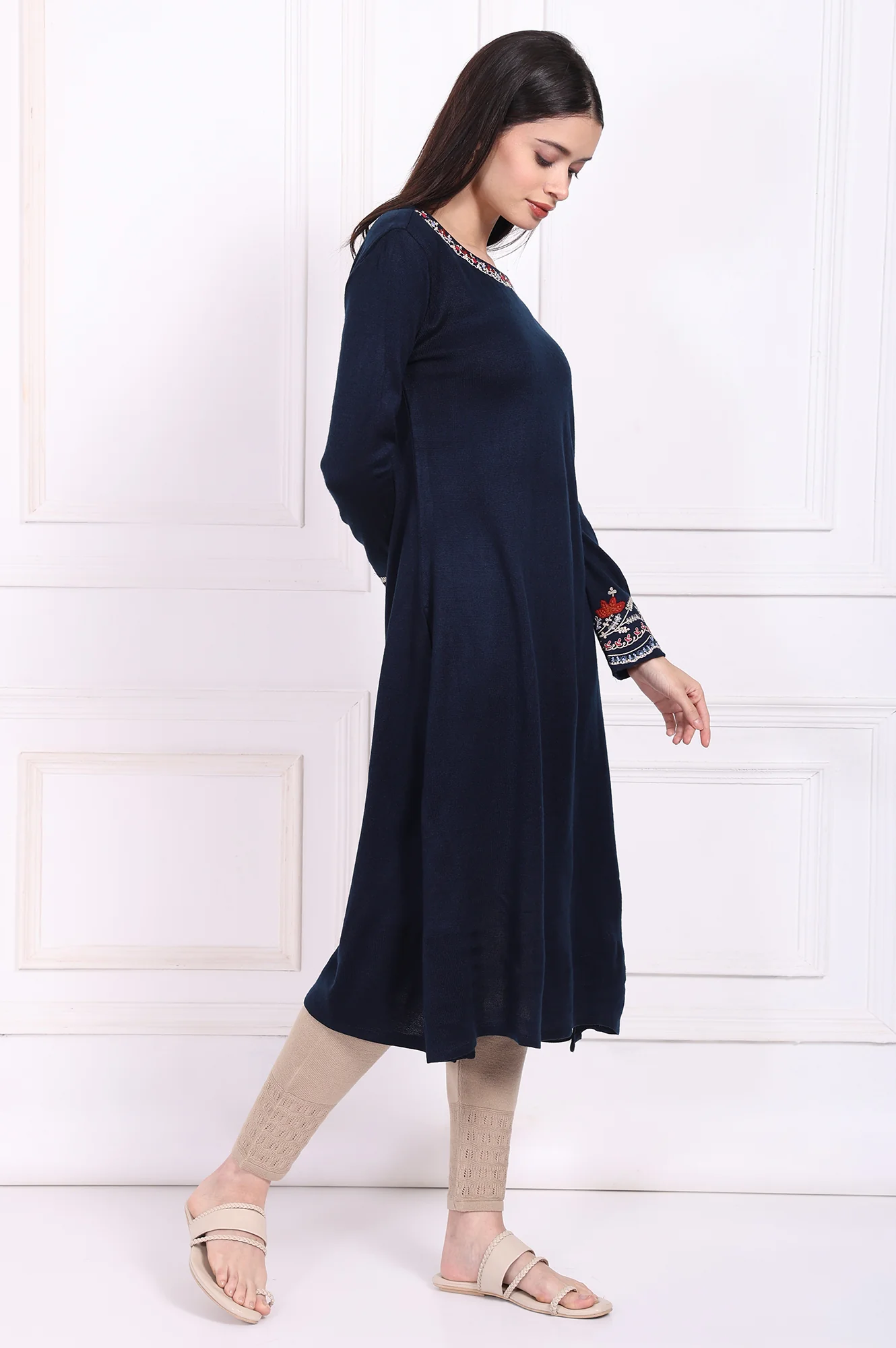 Navy Blue Embroidered A-Line Acrylic Winter Kurta - Image 6