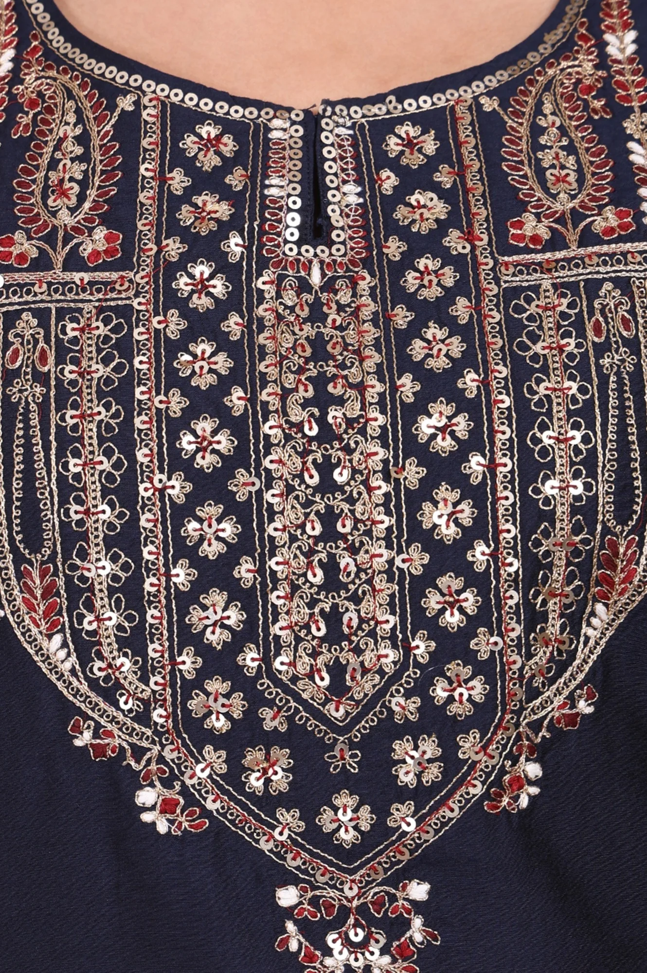 Navy Blue Embroidered Straight Kurta - Image 3
