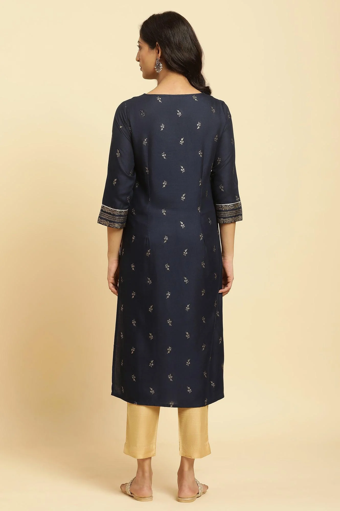 Navy Blue Floral Glitter Printed Kurta - Image 4