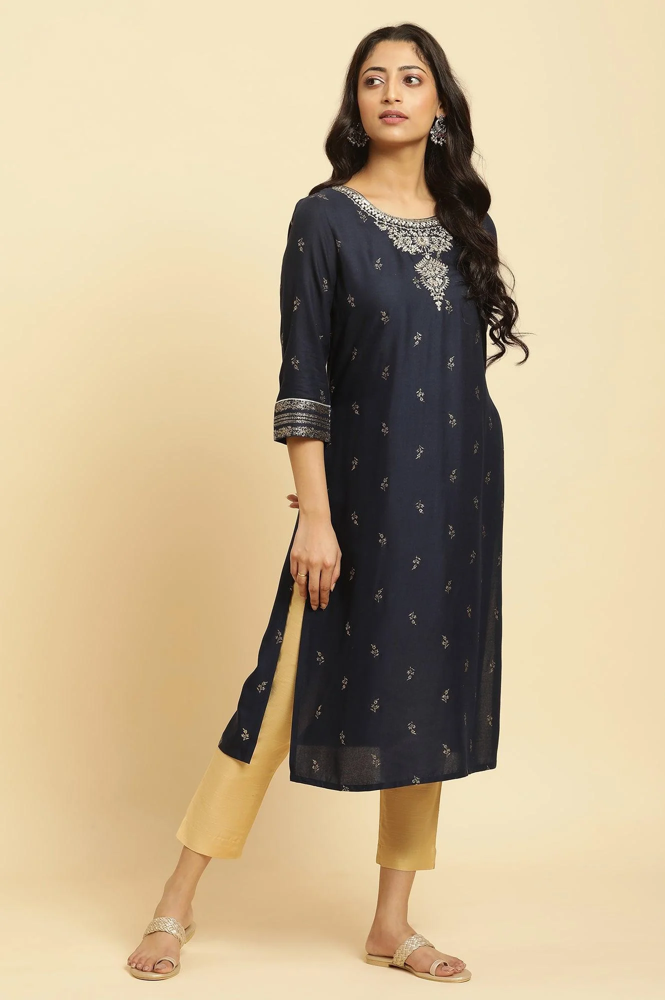 Navy Blue Floral Glitter Printed Kurta - Image 5