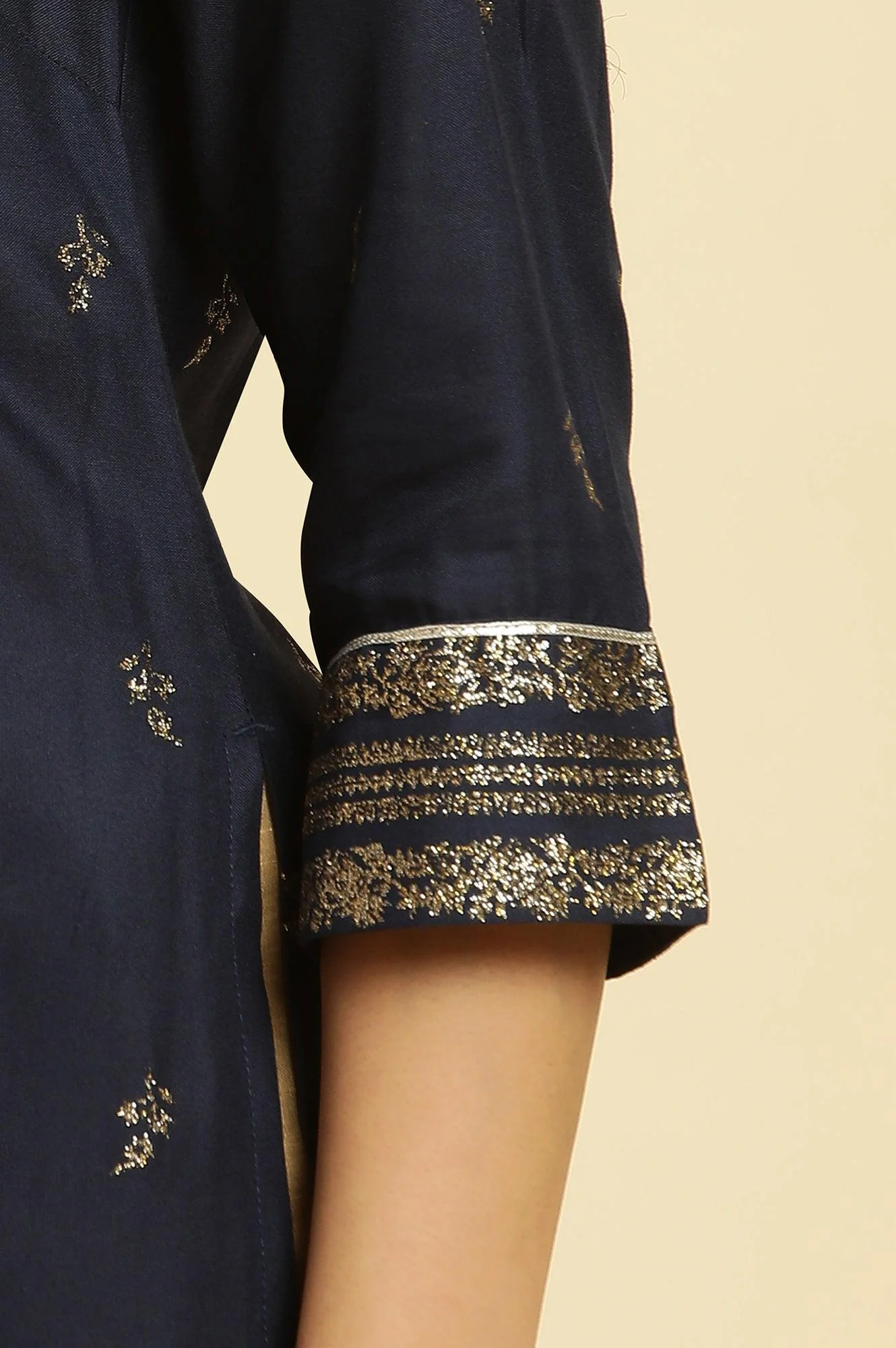 Navy Blue Floral Glitter Printed Kurta - Image 7