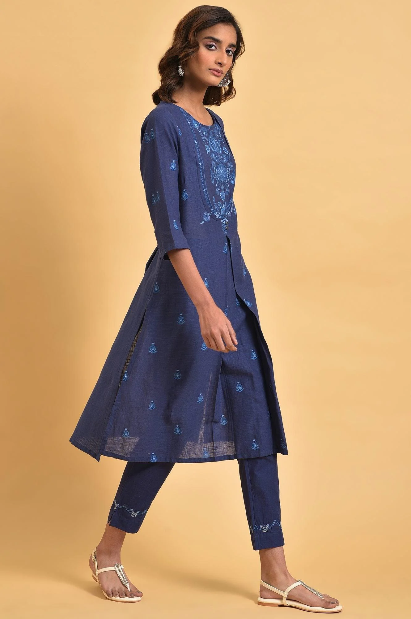 Navy Blue Floral Printed Plus Size Round Neck kurta - Image 4