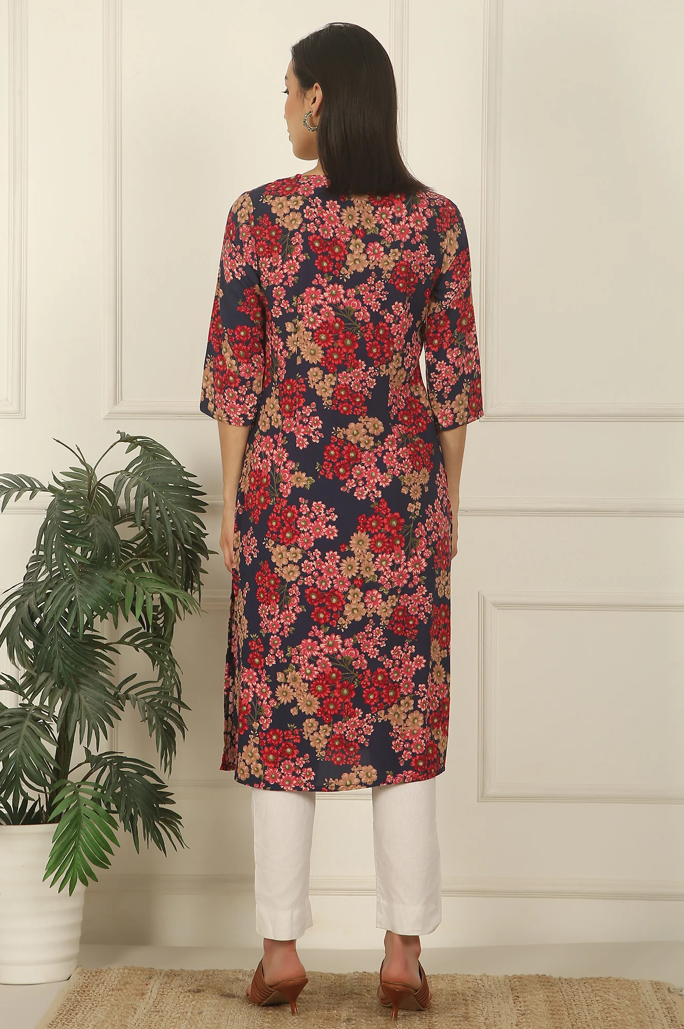 Navy Blue Floral Printed Textured Cotton Straight Summer Kurta - Image 6