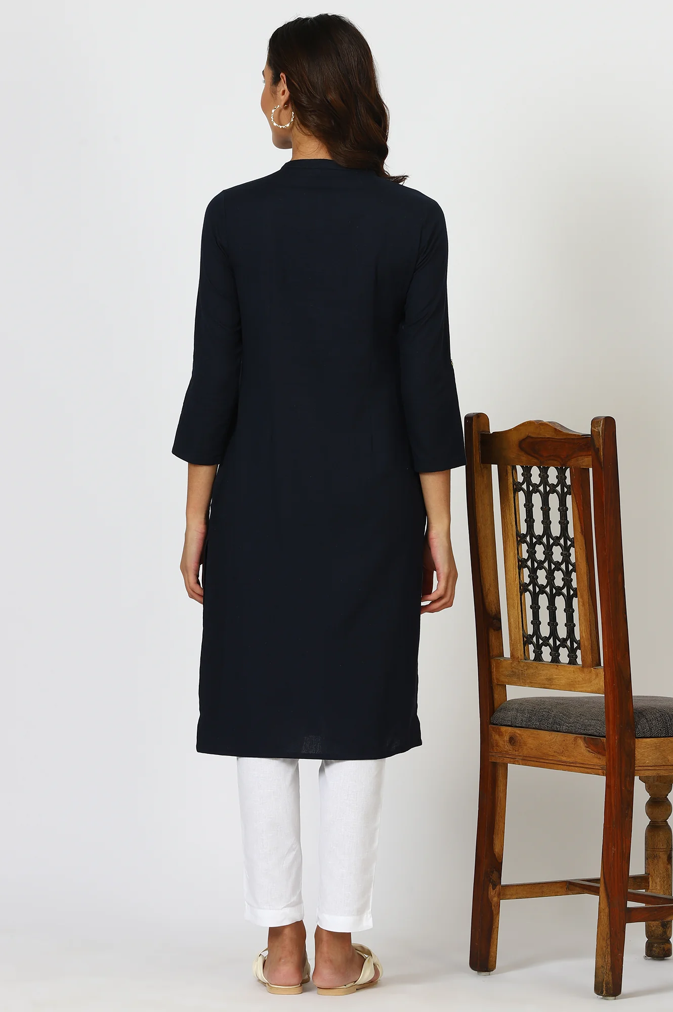 Navy Blue Mandarin Collar Cotton Blend Straight Kurta With W Branding - Image 5