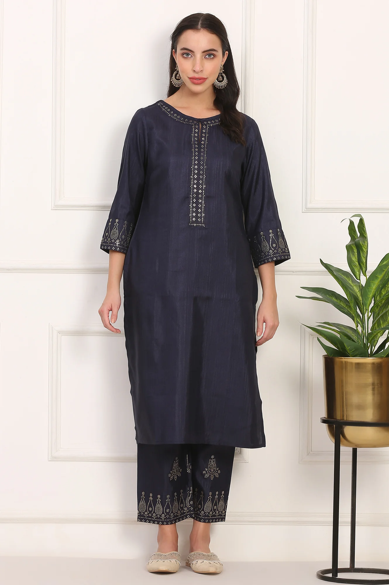 Navy Blue Mukaish Embellished Straight Kurta and Straight Pants Co-ord Set - Image 3