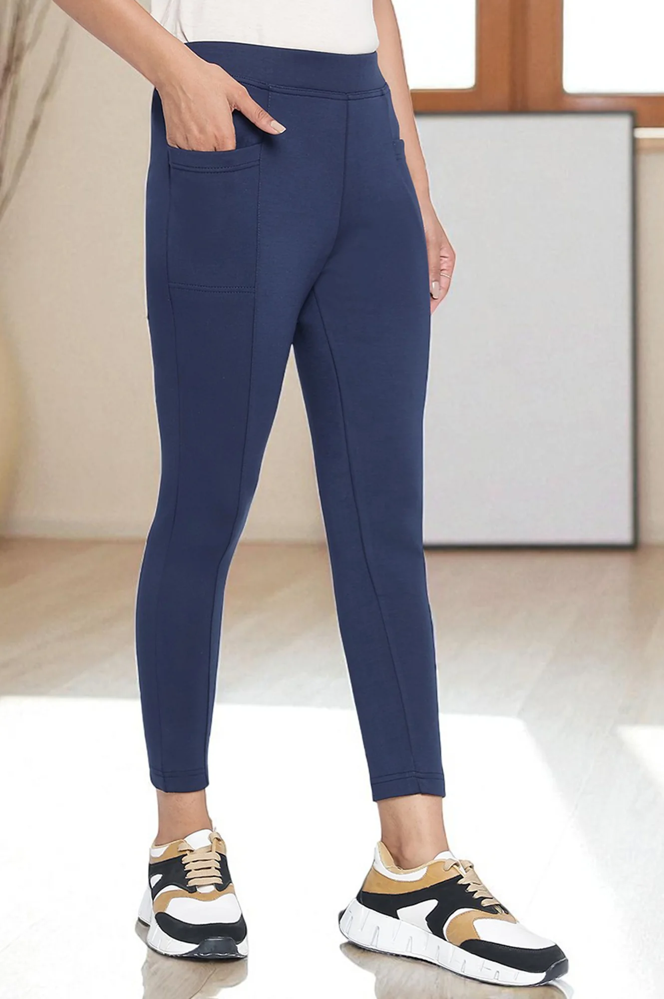 Elleven Women's Navy Blue Solid Mid Rise Tights in Calf Length - Image 3