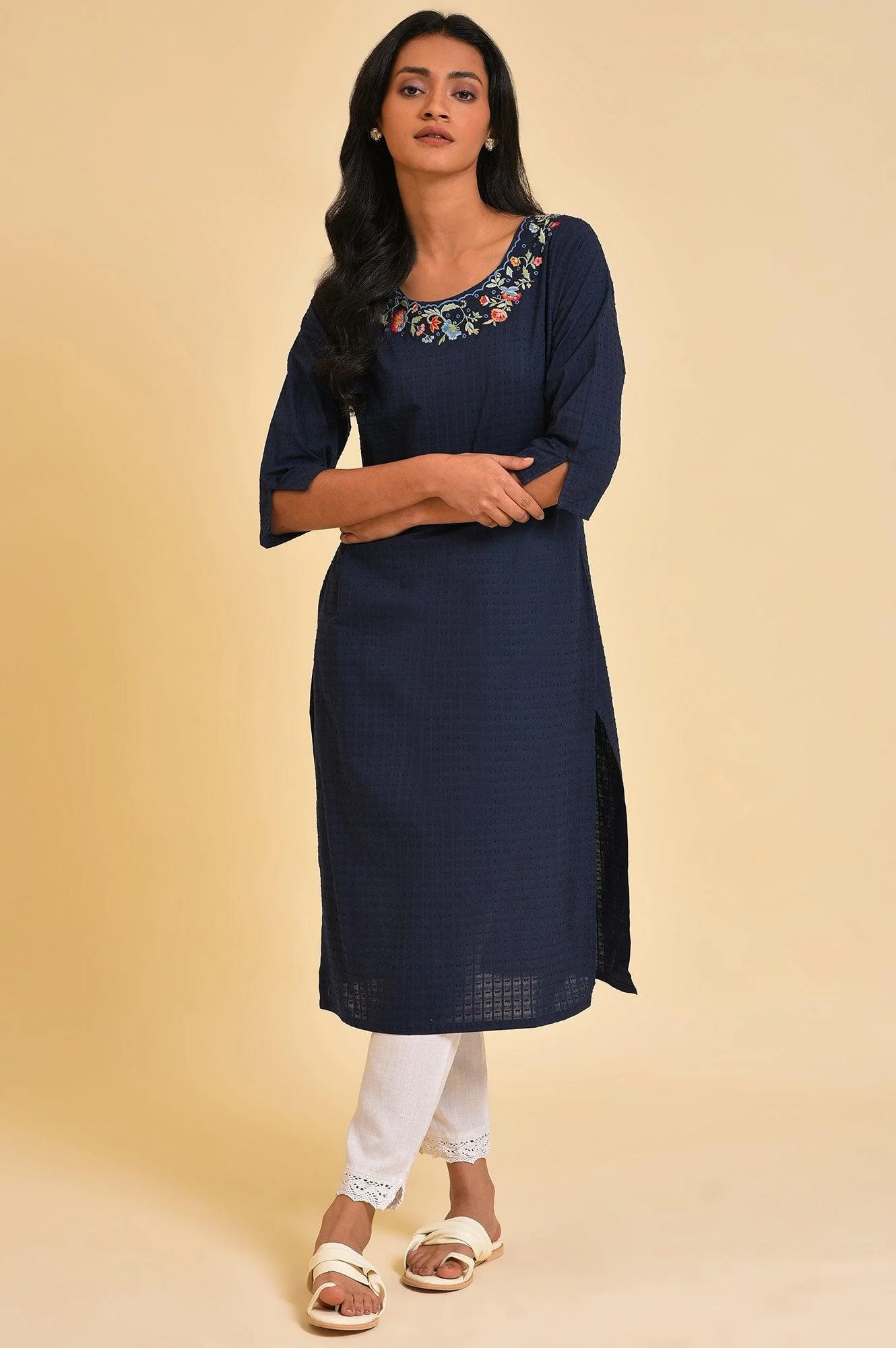 Navy Blue Textured kurta In Embroidered Neck - Image 2