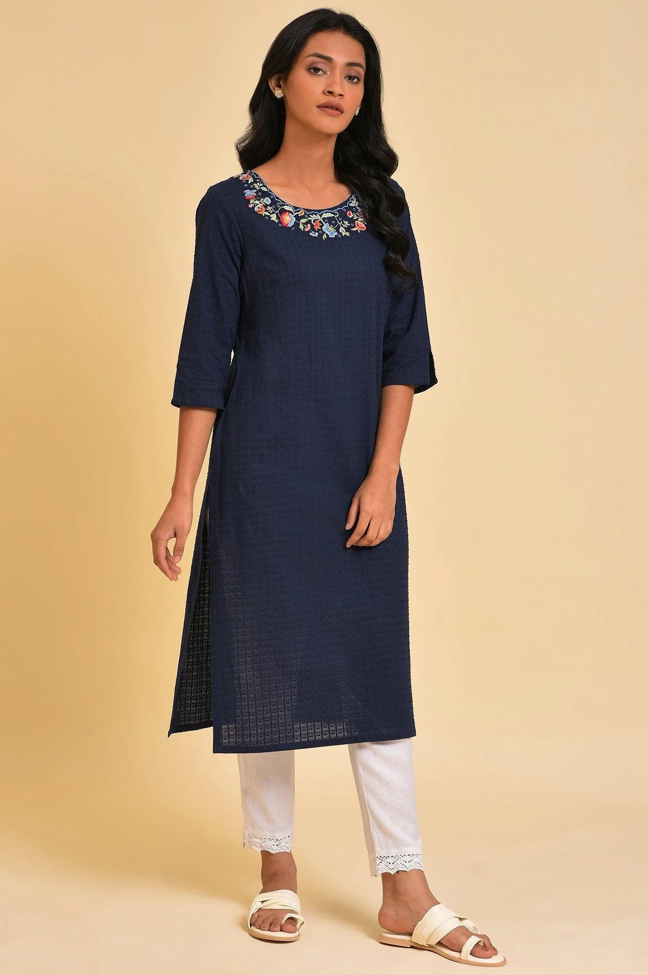 Navy Blue Textured kurta In Embroidered Neck - Image 5