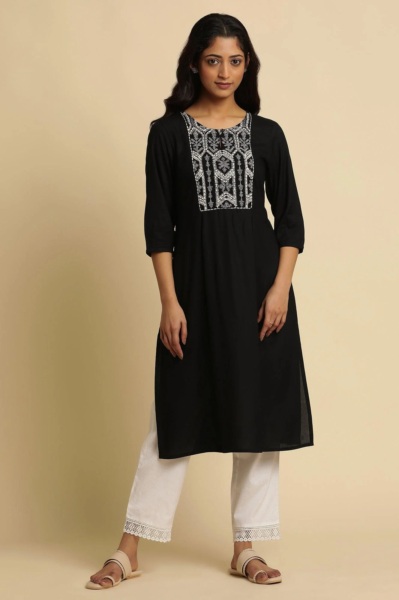 Navy Blue Thread Embroidered Kurta - Image 2