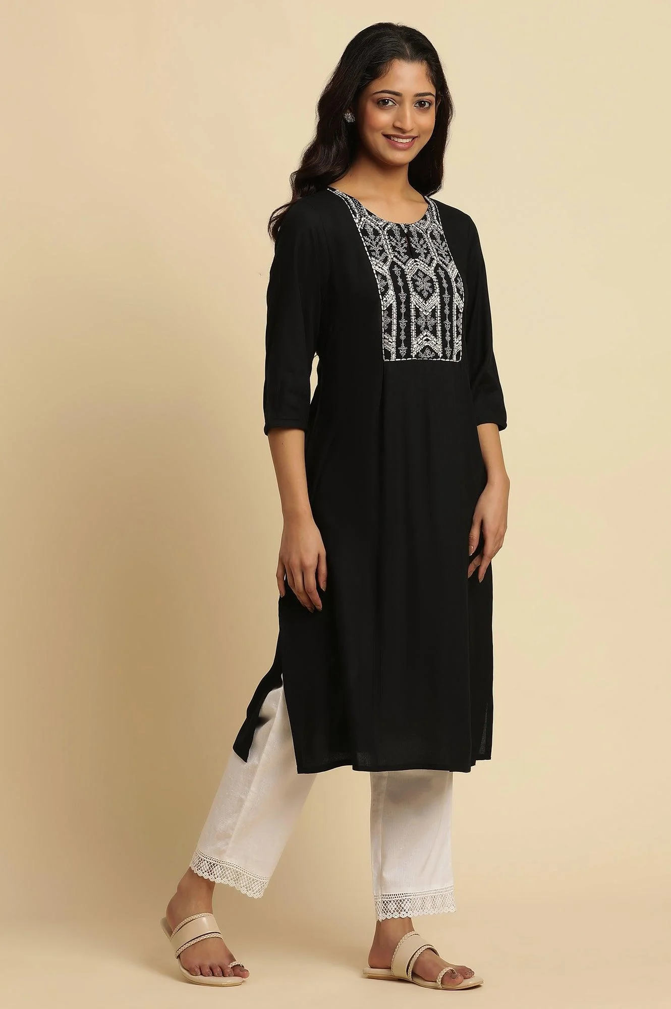 Navy Blue Thread Embroidered Kurta - Image 5