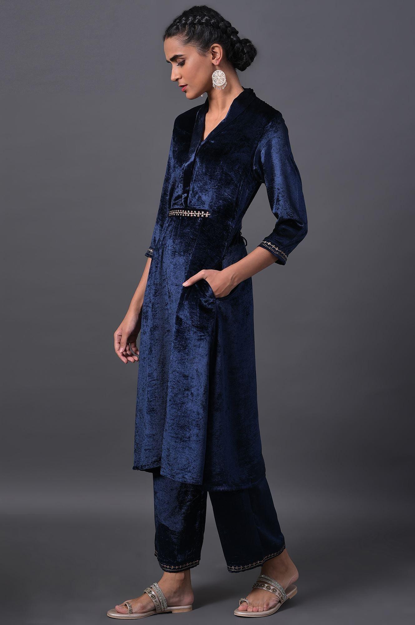 Navy Blue Velvet kurta With Embroidered Belt And Straight Pants - Image 3