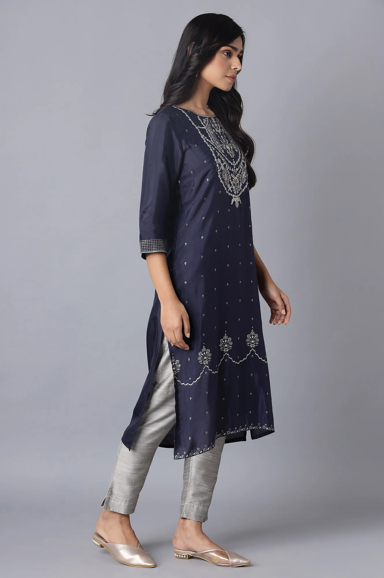 Navy Shantung kurta with Embroidery - Image 4