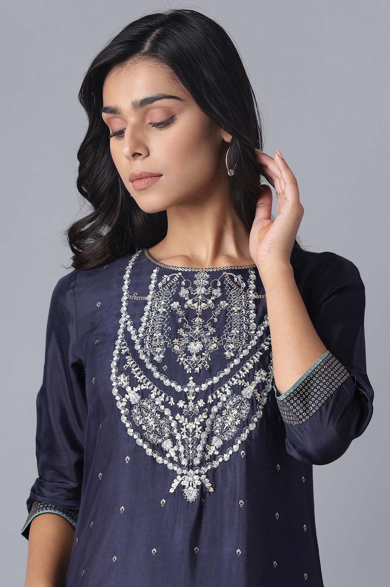 Navy Shantung kurta with Embroidery - Image 5
