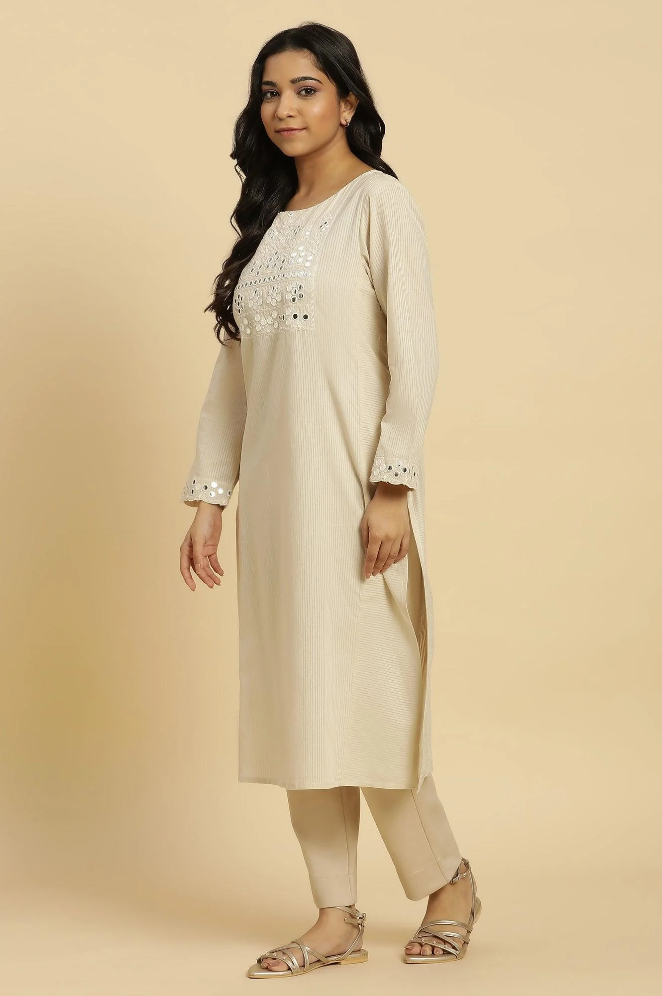 Off-White Cotton Kurta With Mirror Work - Image 3