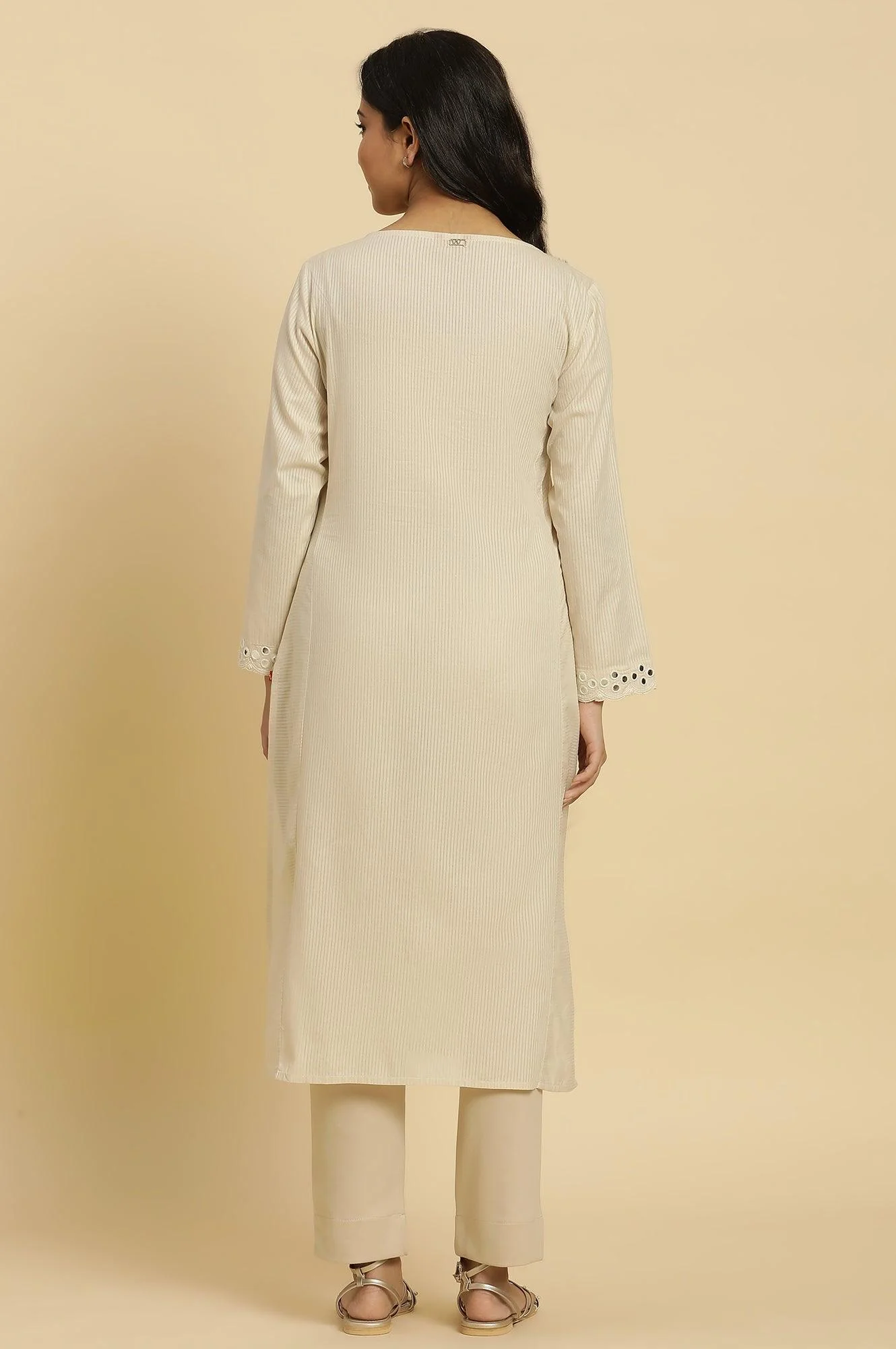 Off-White Cotton Kurta With Mirror Work - Image 4