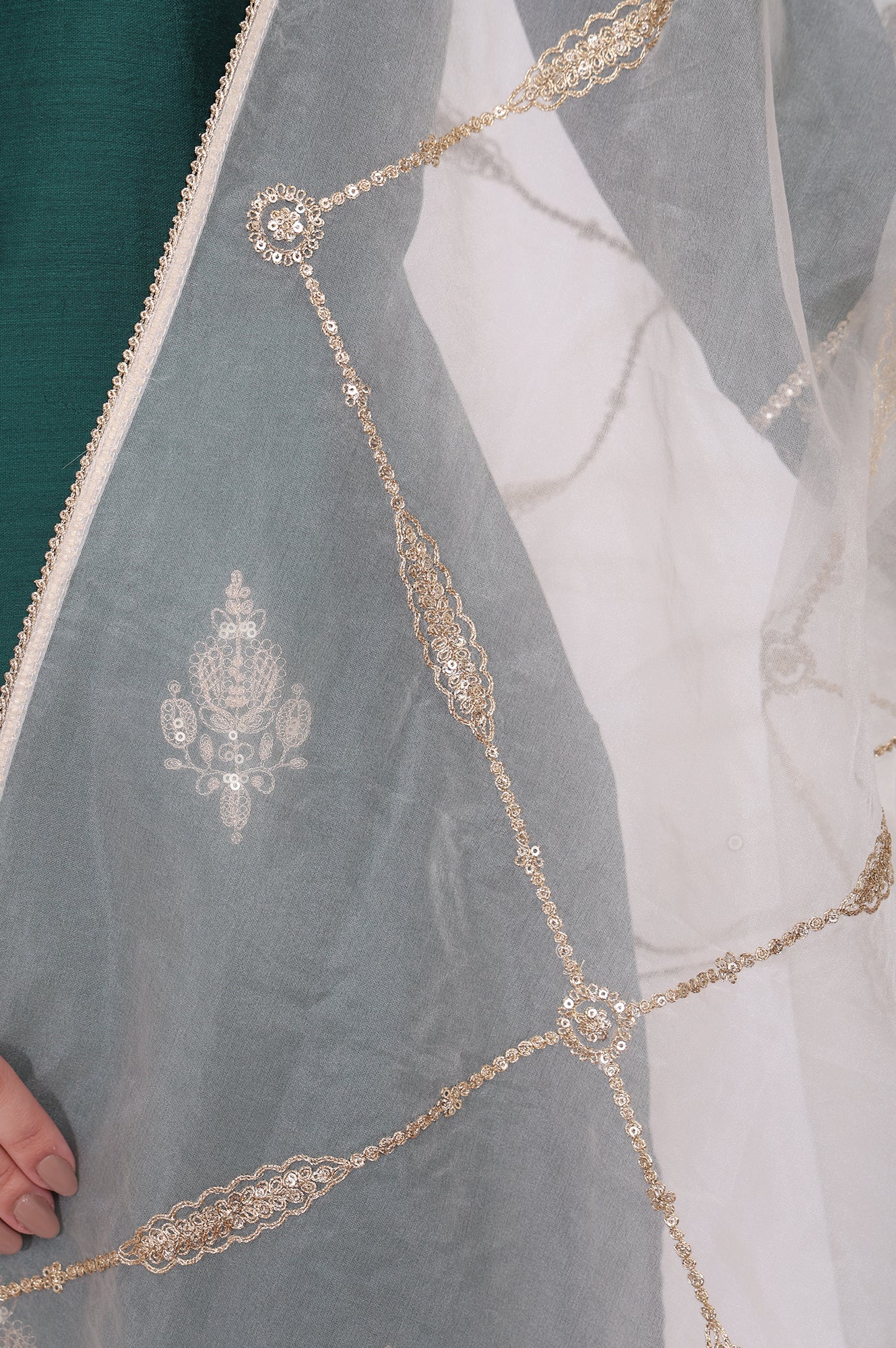 Off-White Embroidered Organza Dupatta - Image 3