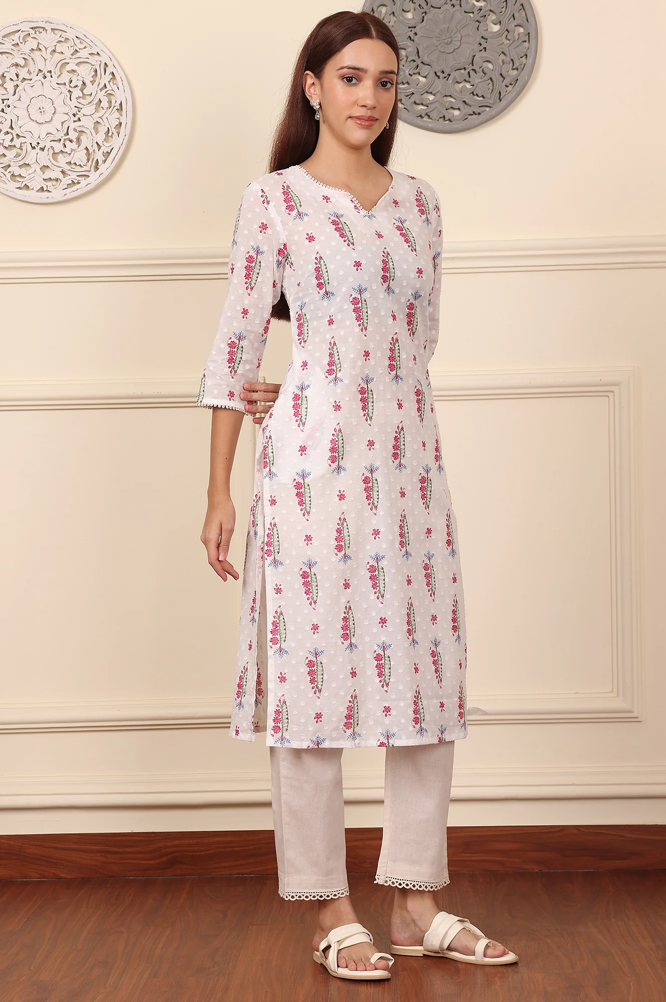Off White Floral Lace Trim Straight Cotton Kurta - Image 4
