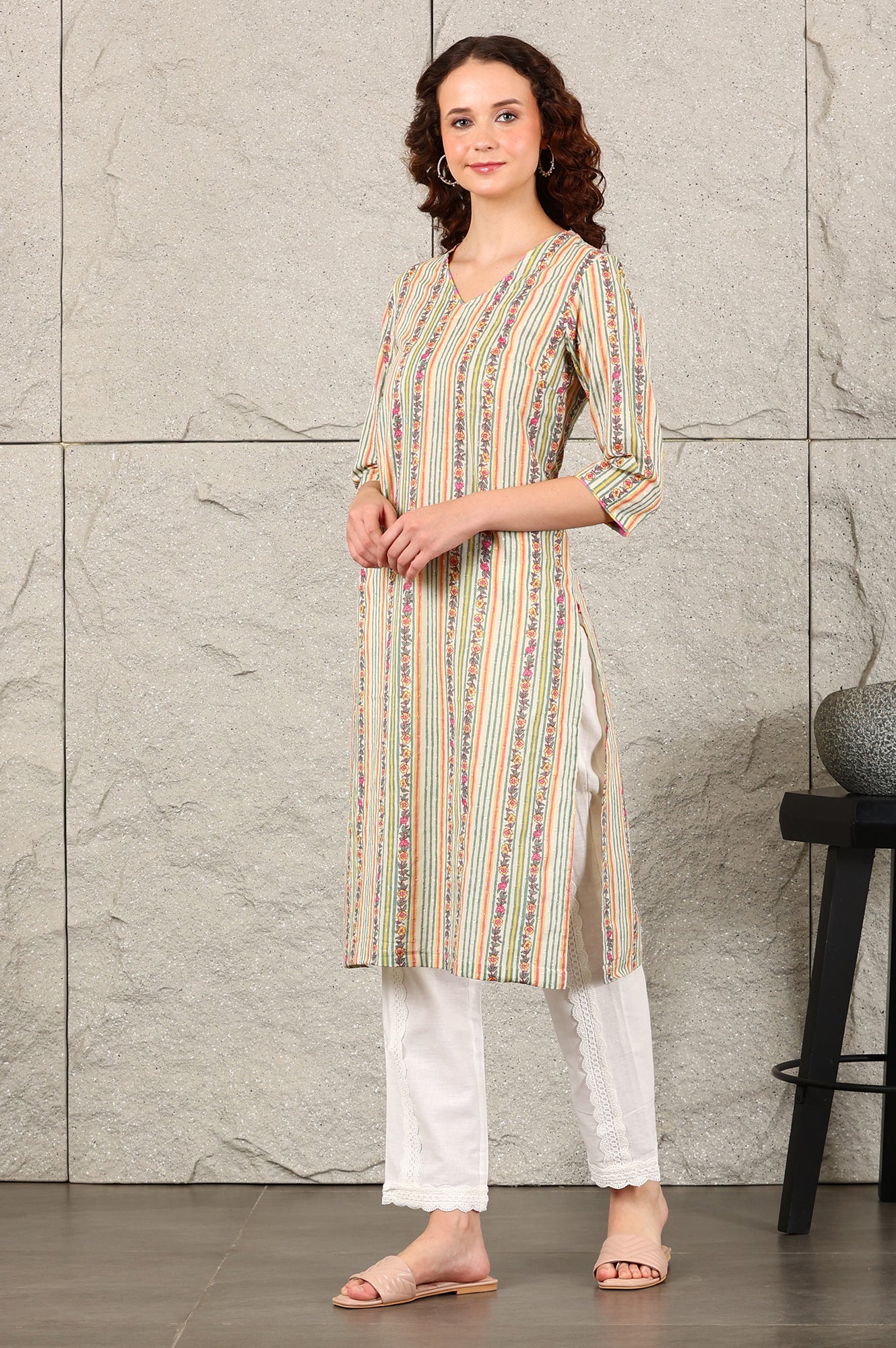 Off White Floral Printed And Multi-Coloured Stripe Printed Cotton Blend Kurta - Image 4