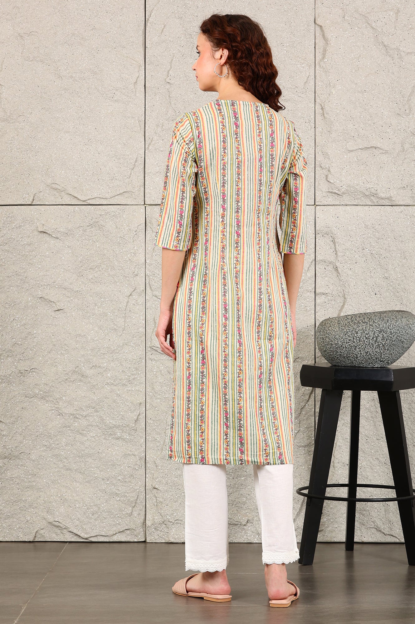 Off White Floral Printed And Multi-Coloured Stripe Printed Cotton Blend Kurta - Image 5