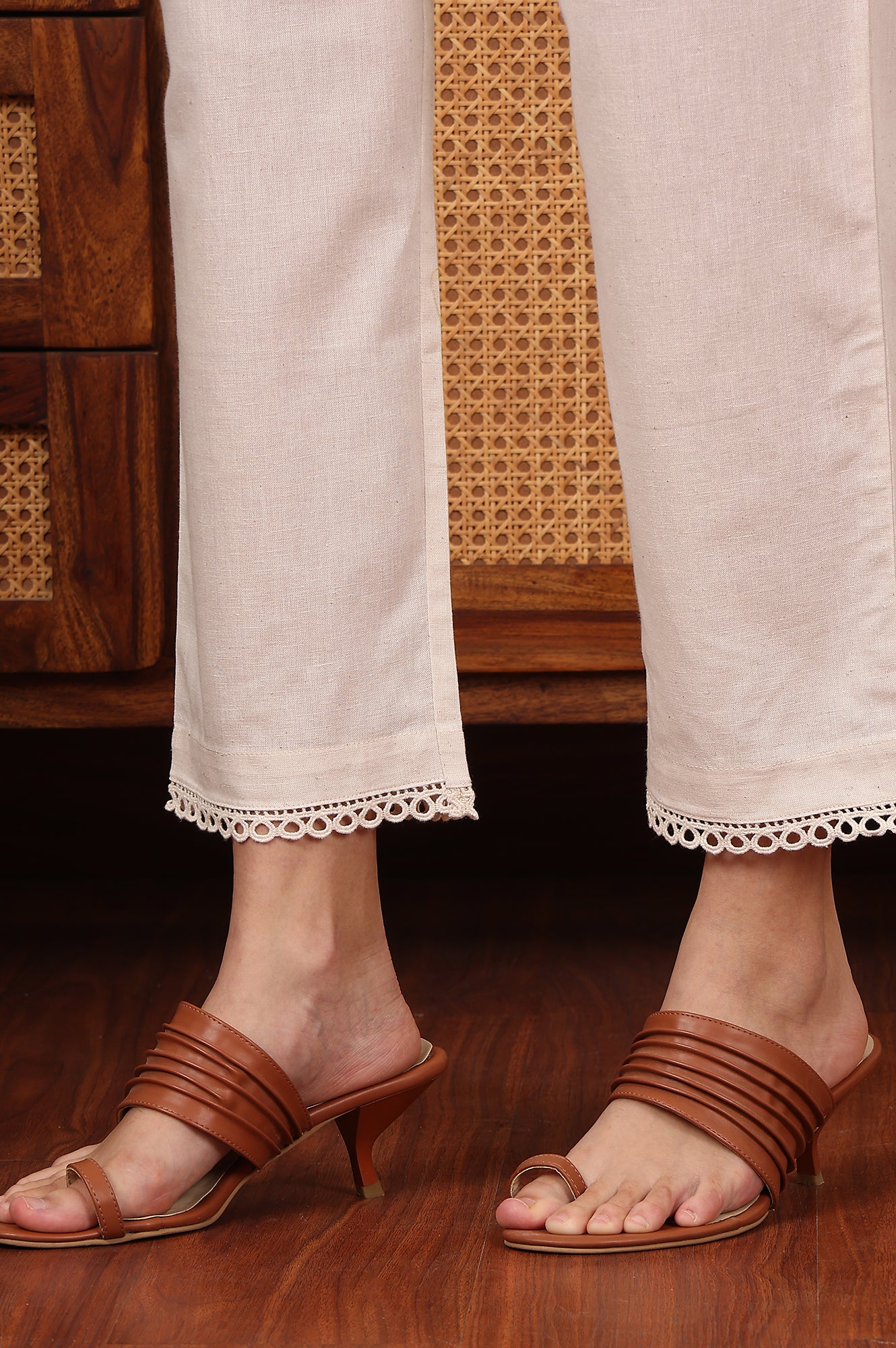 Off White Floral Printed Cotton Flax Straight Kurta - Image 10