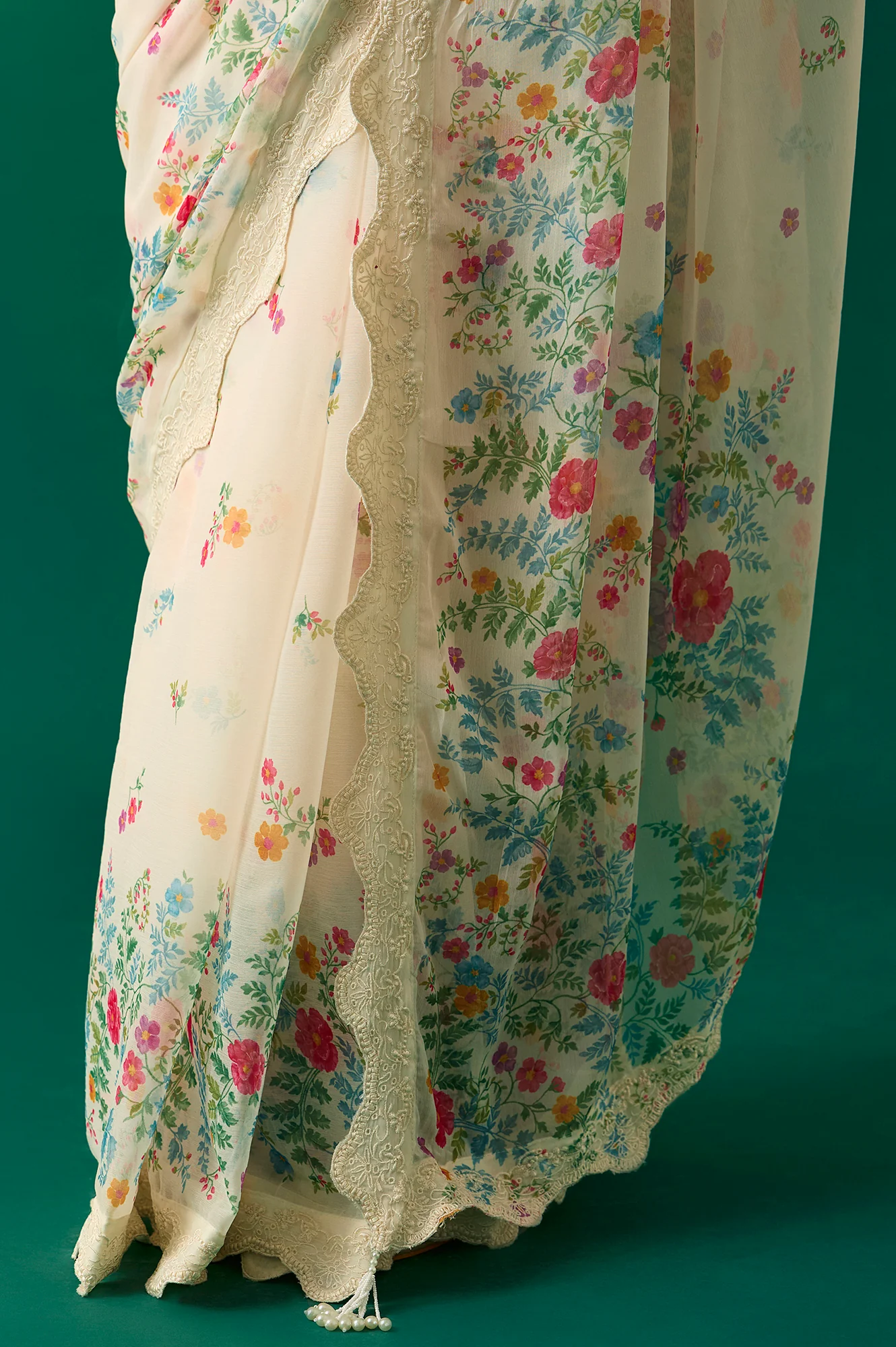 Off-White Floral Printed Embroidered Georgette Saree with Unstitched Blouse - Image 6