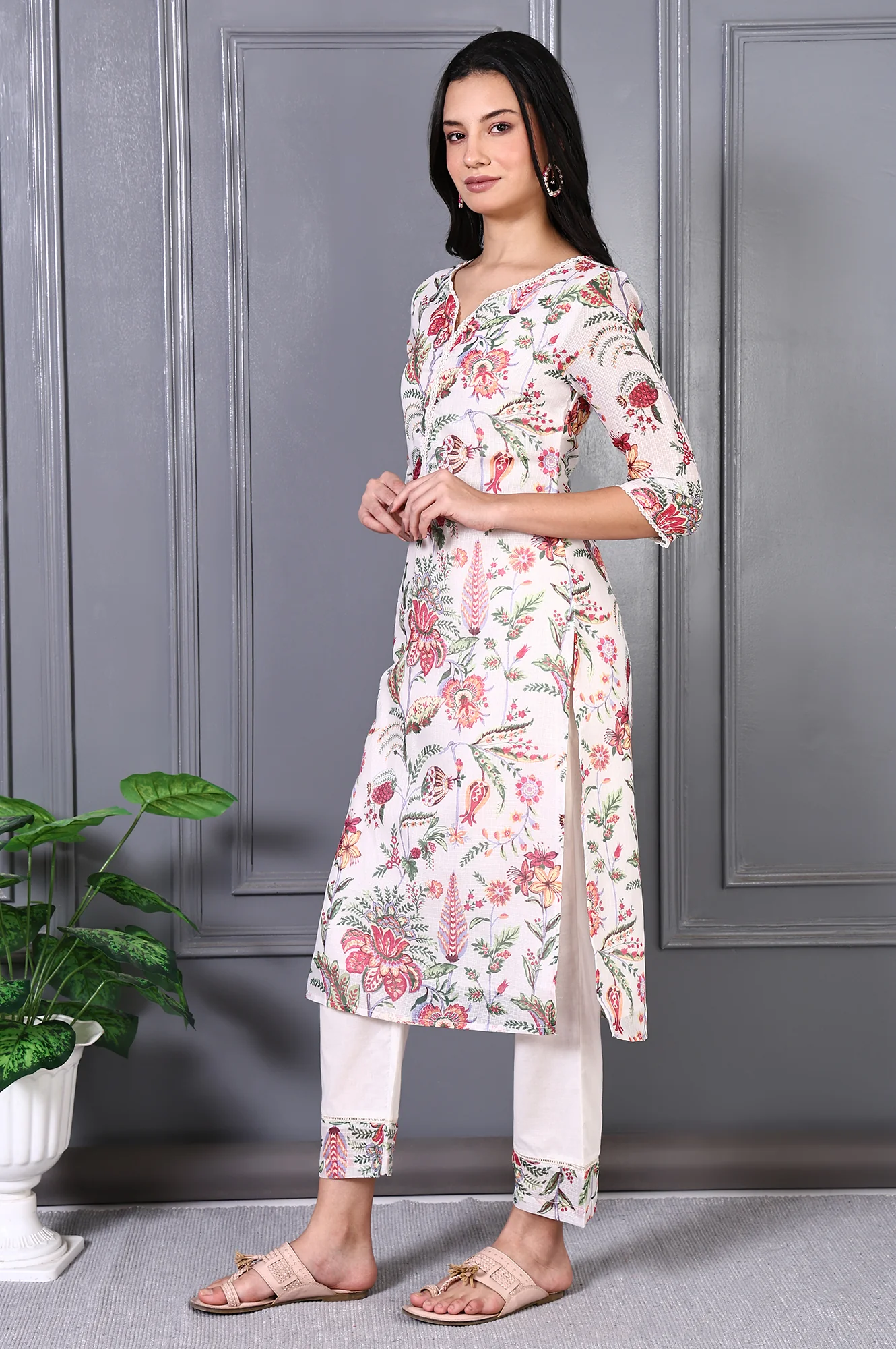Off White Floral Printed Kota Straight Kurta, Pants and Dupatta Set - Image 4