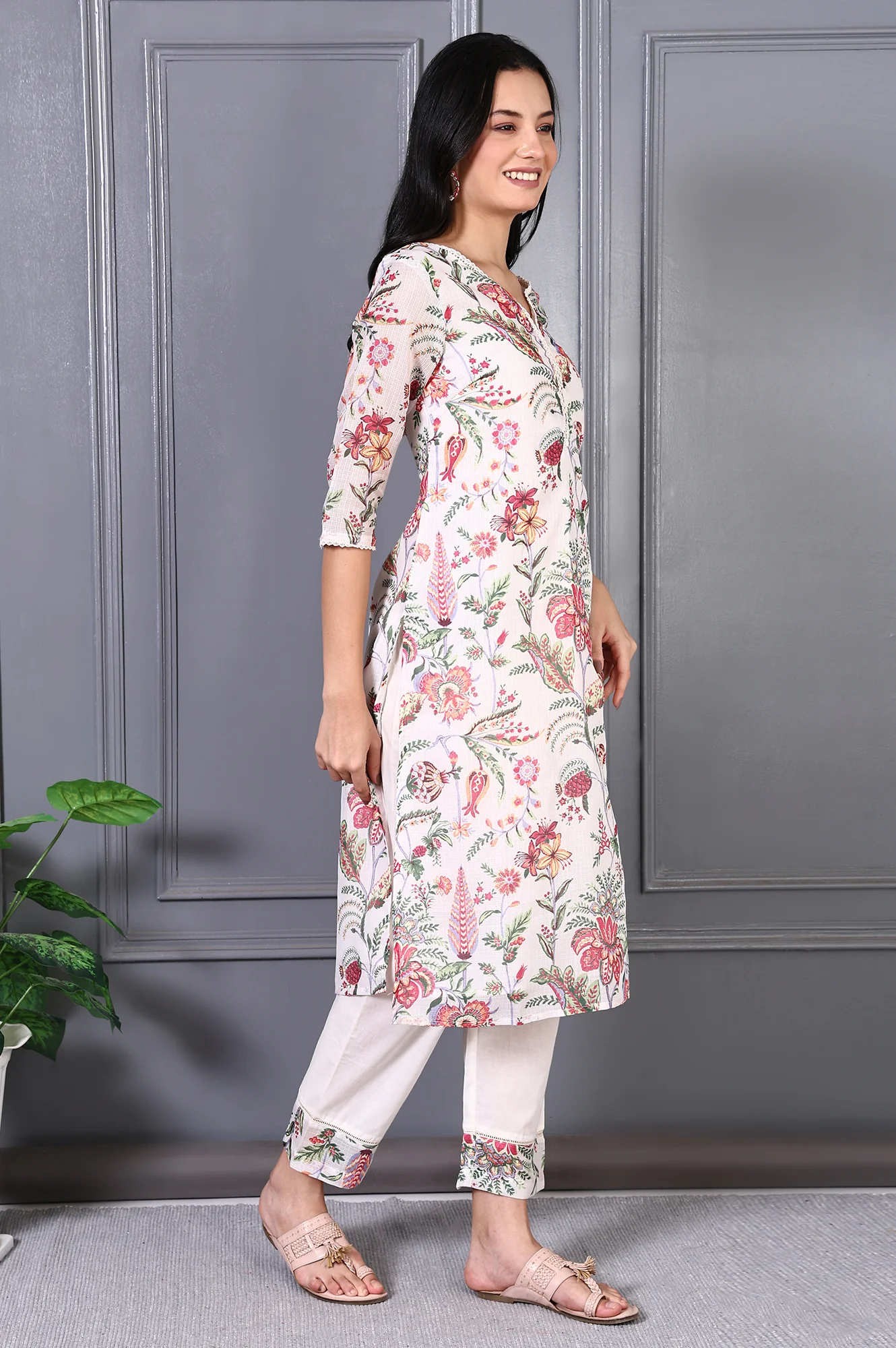 Off White Floral Printed Kota Straight Kurta, Pants and Dupatta Set - Image 6