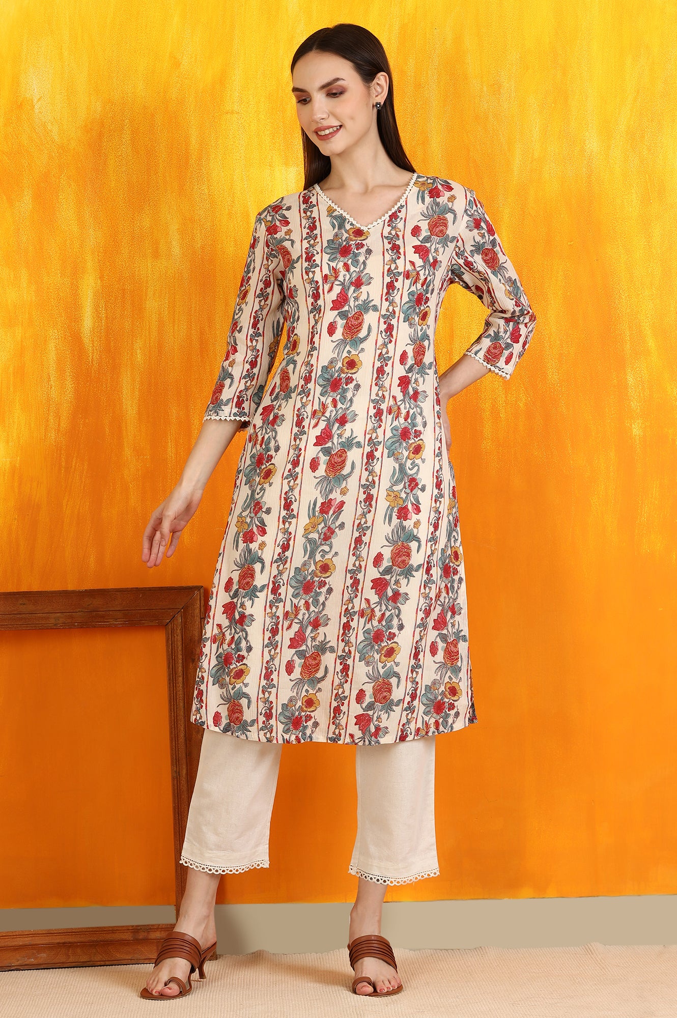 Off-White Floral Printed Pure Cotton Crepe Straight Kurta with Lace - Image 3