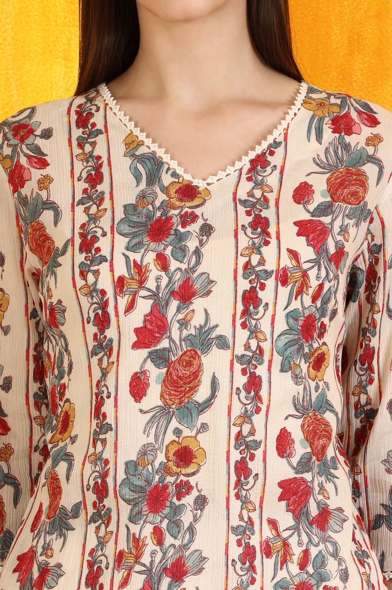 Off-White Floral Printed Pure Cotton Crepe Straight Kurta with Lace - Image 4