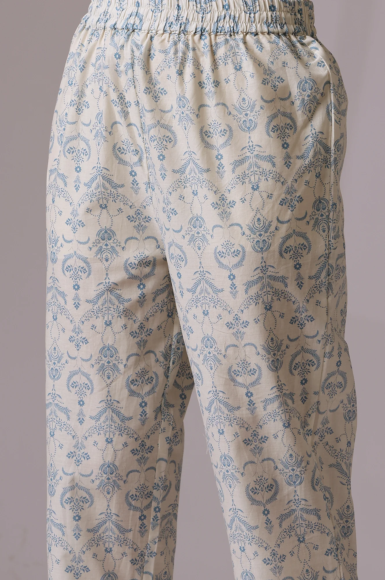 Off-White Floral Printed Pure Cotton Straight Kurta and Pants Co-ord Set - Image 10