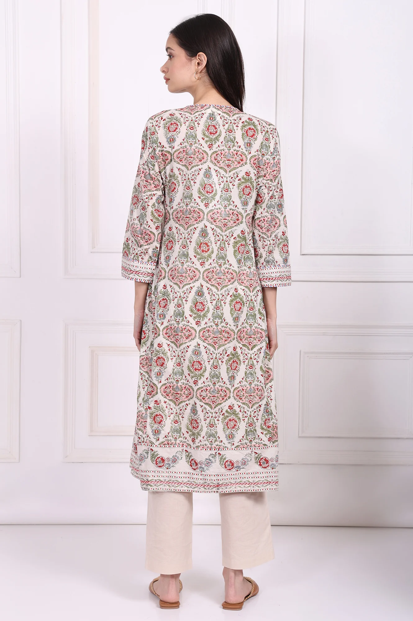 Off-White Floral Printed Pure Cotton Straight Kurta - Image 5