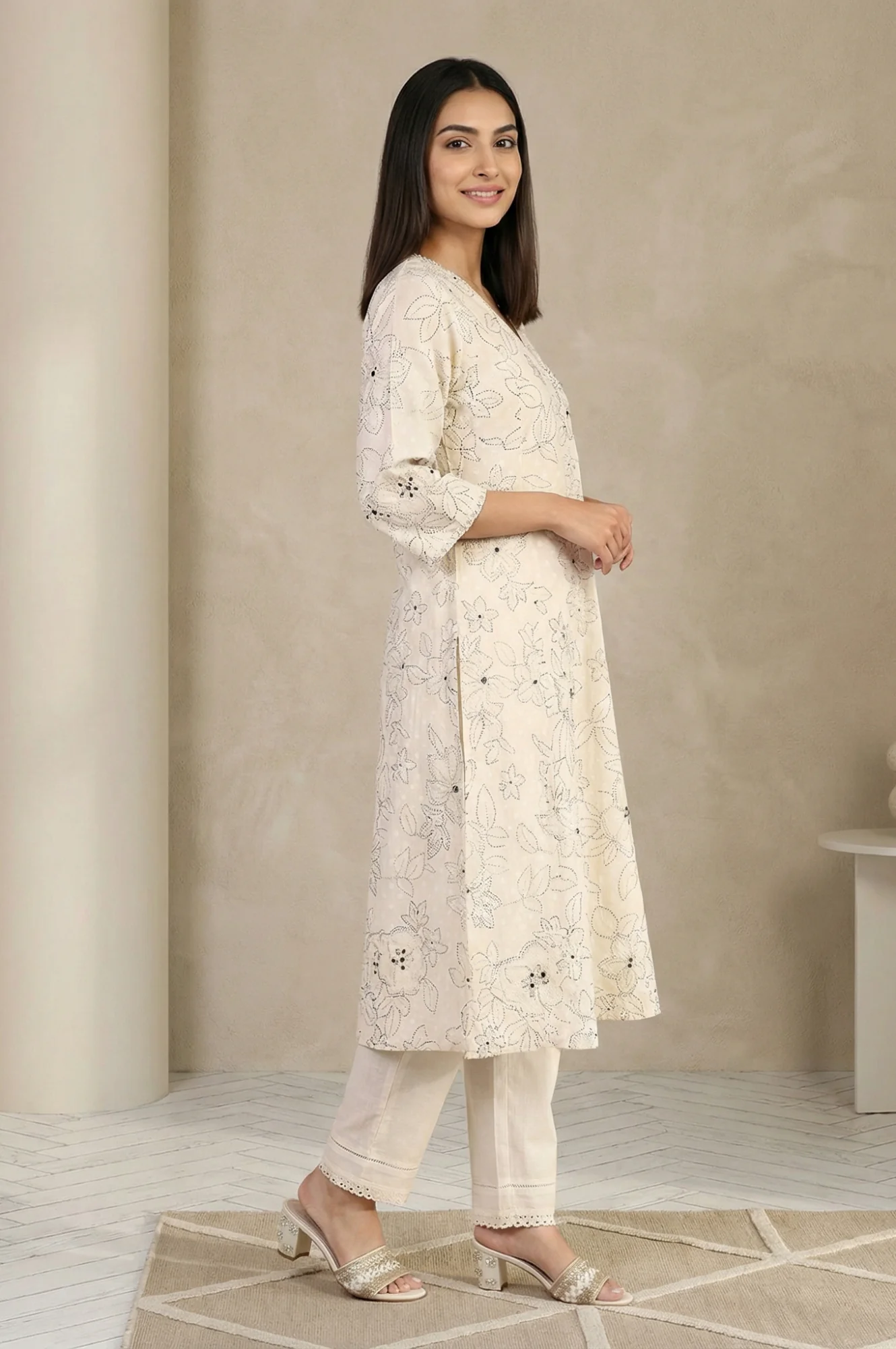Off White Floral Printed Thread Work Pure Cotton Straight Kurta with Pants Set - Image 5