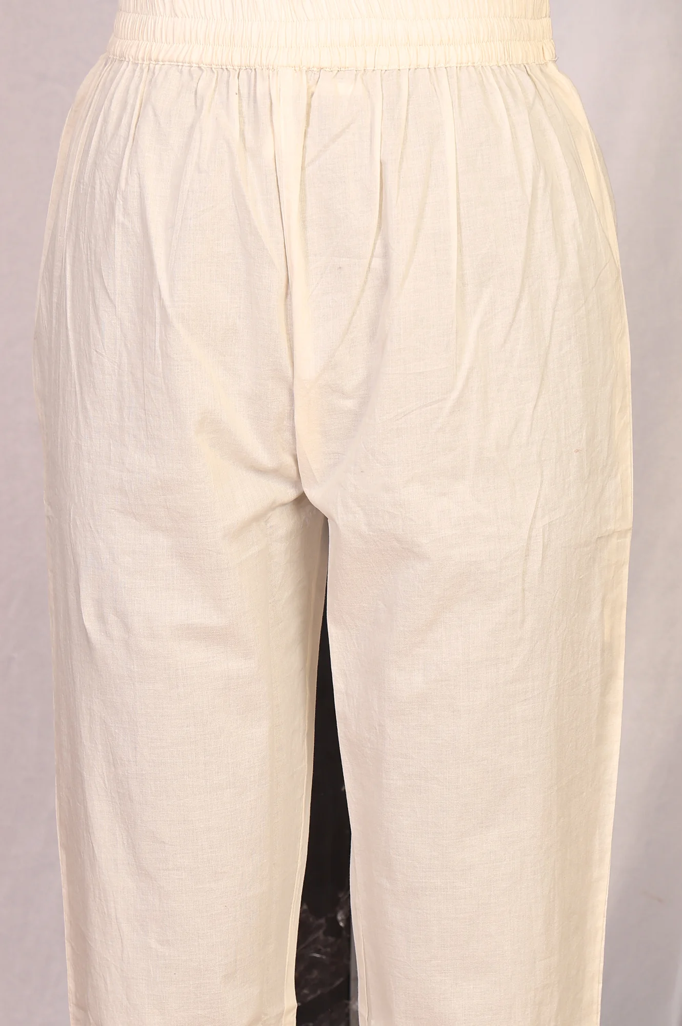 Off White Floral Printed Thread Work Pure Cotton Straight Kurta with Pants Set - Image 6