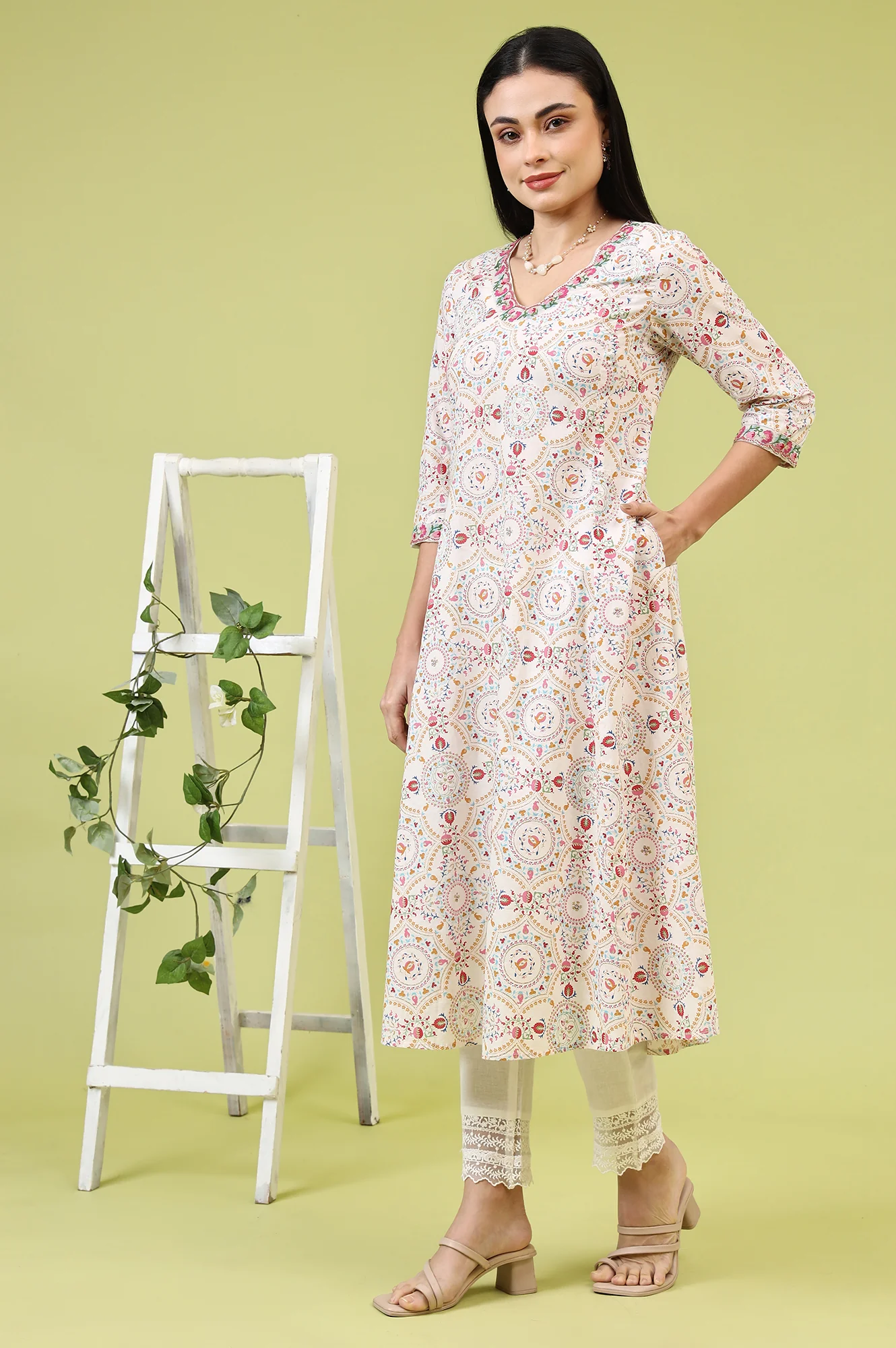 Off-White Geometric Floral Printed Pure Cotton Flared Kurta - Image 4