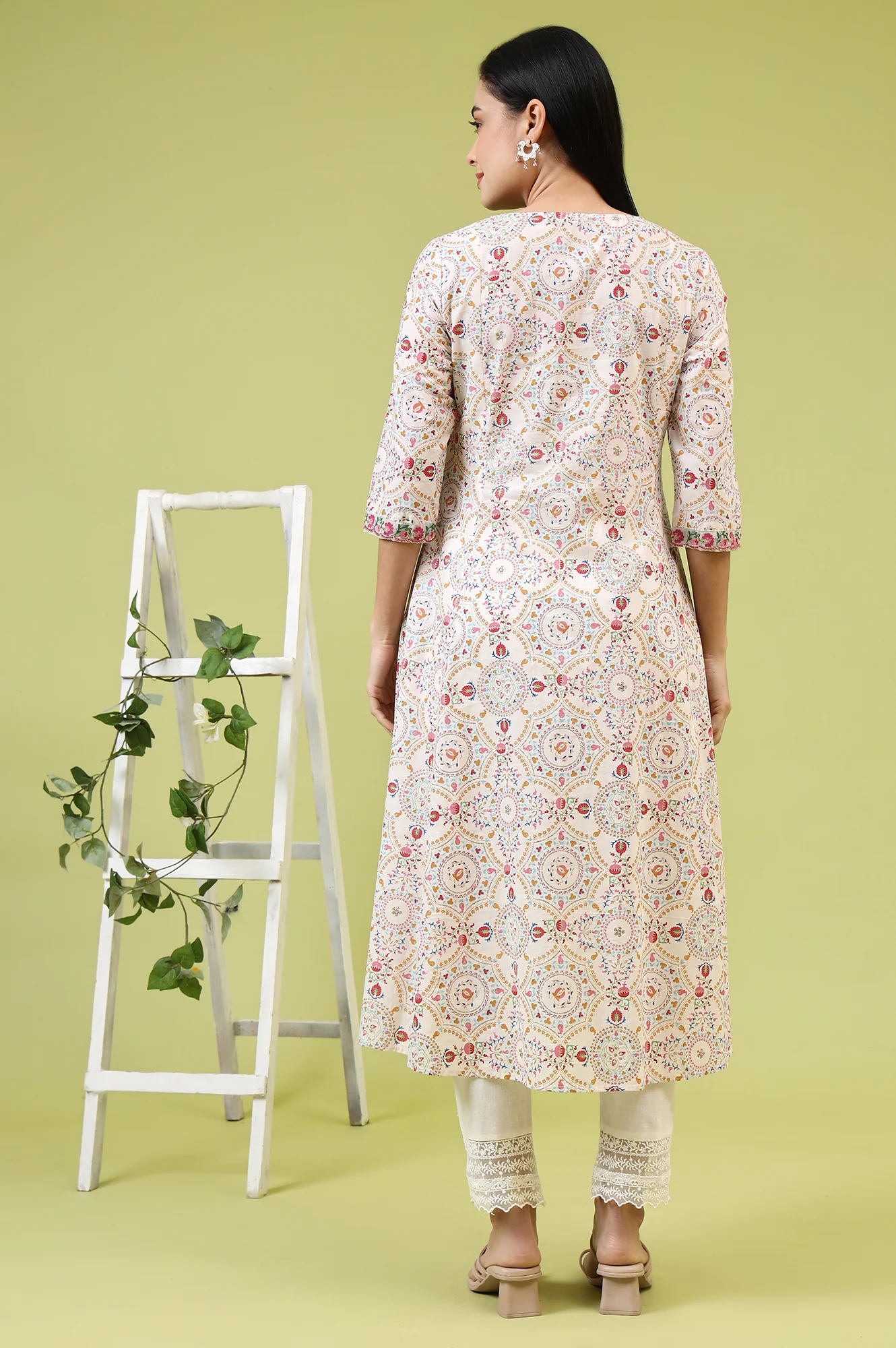 Off-White Geometric Floral Printed Pure Cotton Flared Kurta - Image 5