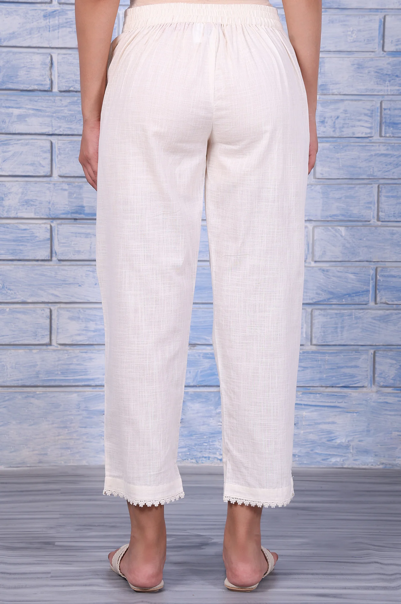 Off White Lace Pure Cotton Mid Rise Ankle Length Straight Pant - Image 4