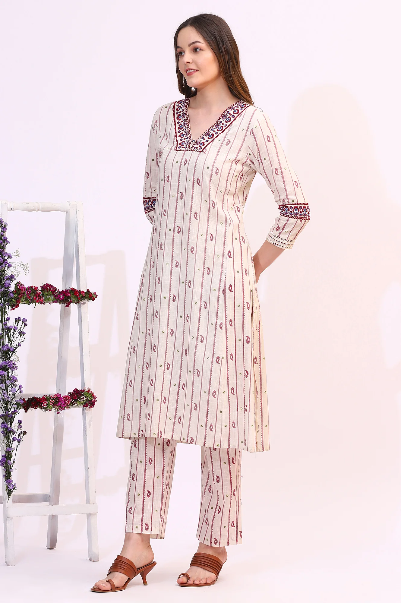 Off-White Paisley Printed Pure Cotton Straight Kurta, Pants and Dupatta Set - Image 5