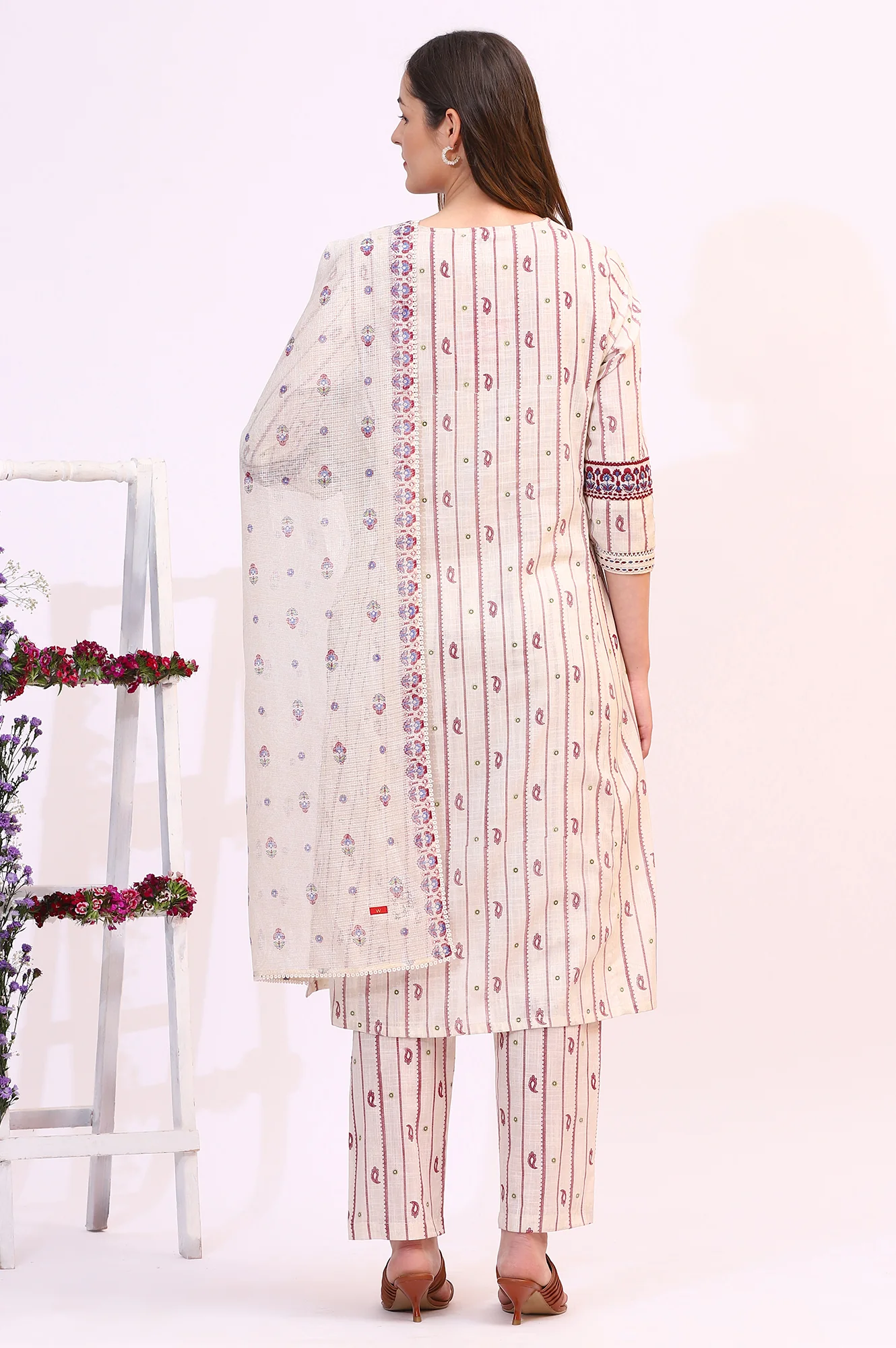 Off-White Paisley Printed Pure Cotton Straight Kurta, Pants and Dupatta Set - Image 6