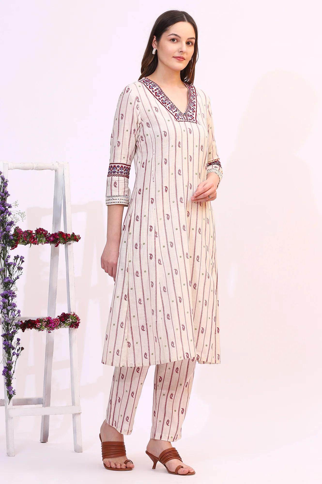 Off-White Paisley Printed Pure Cotton Straight Kurta, Pants and Dupatta Set - Image 7