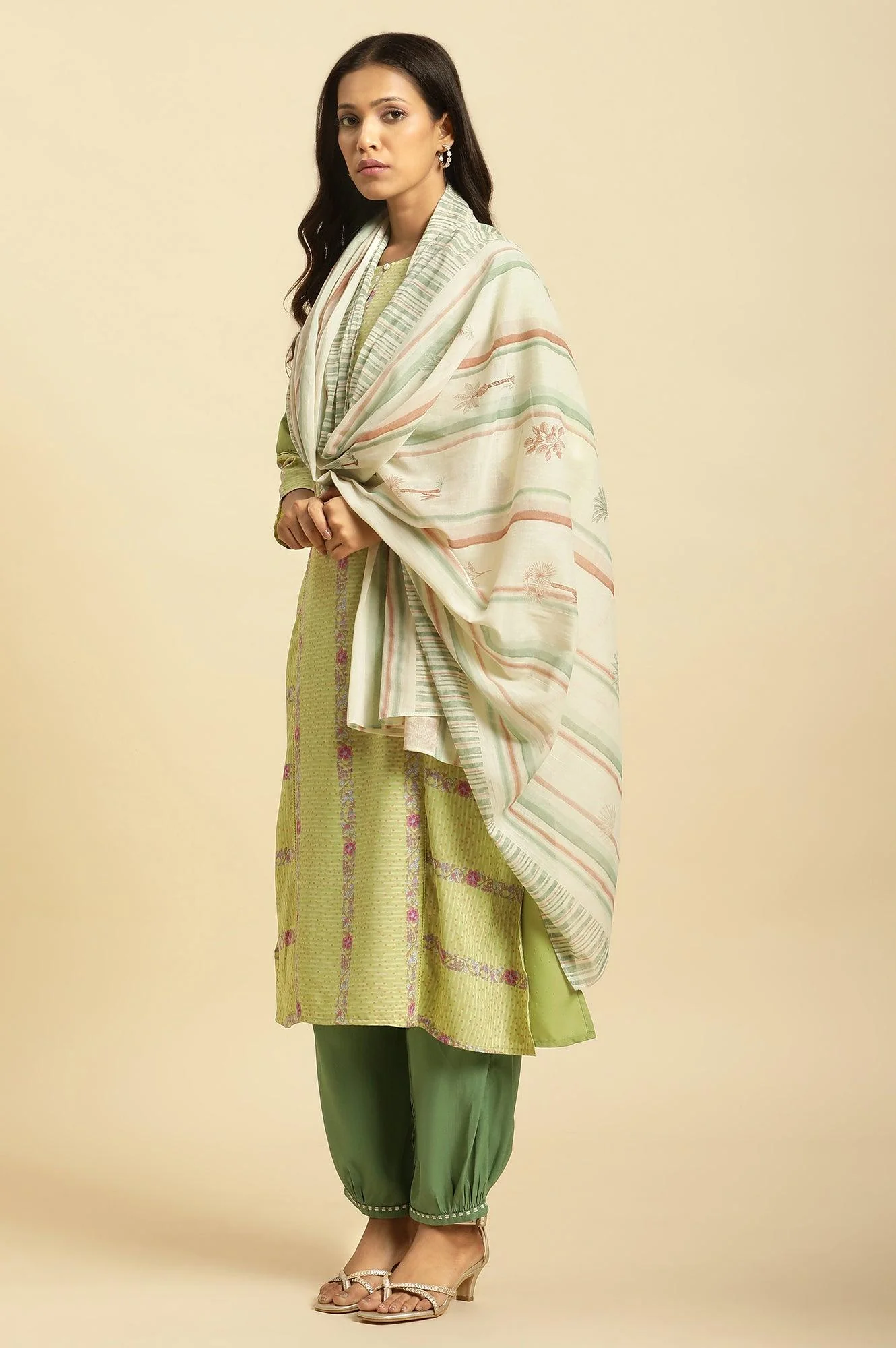 Off White Striped Printed Dupatta - Image 3