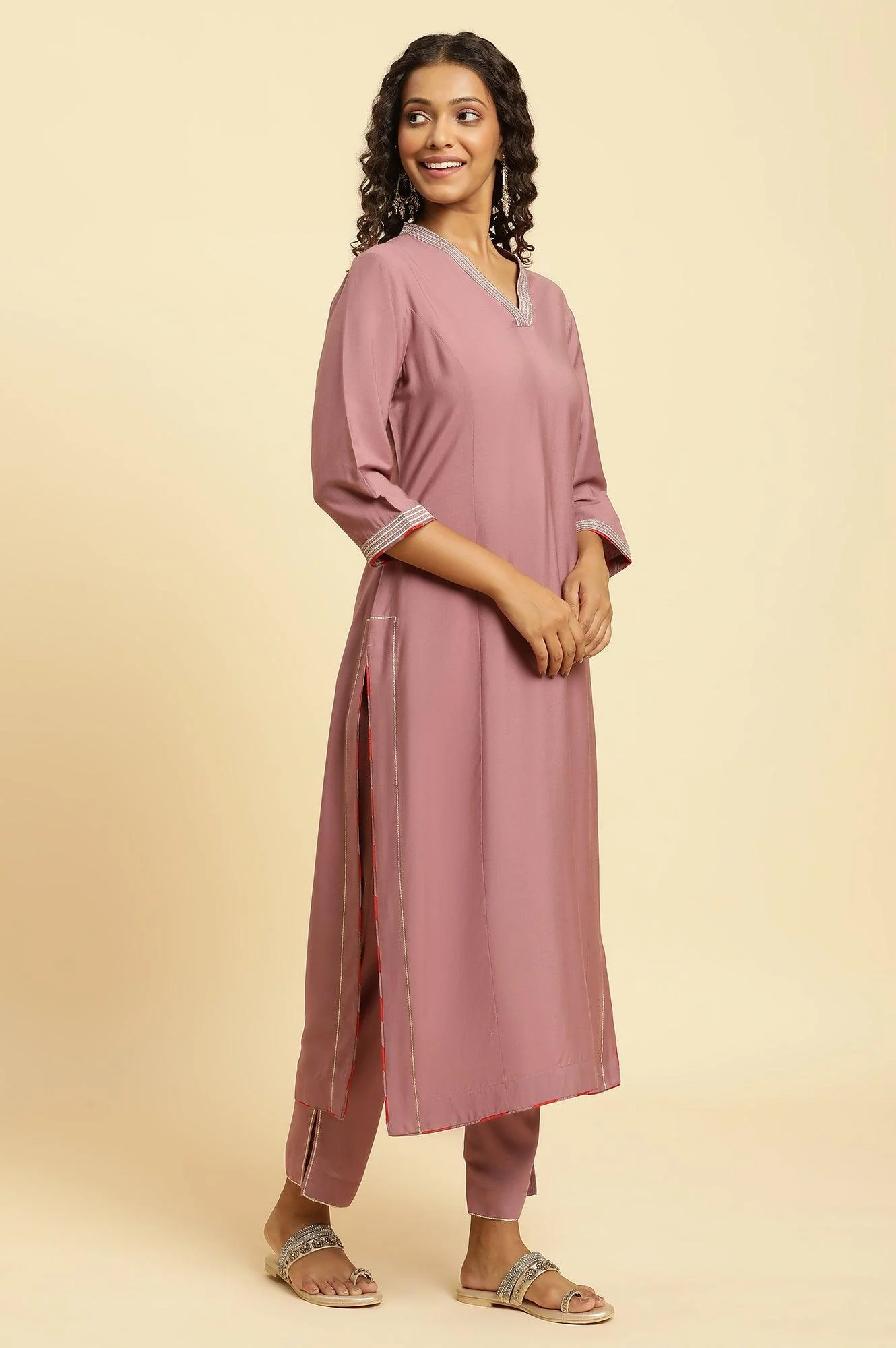 Orchid Pink Embellished Kurta, Pants And Jacquard Dupatta Set - Image 6