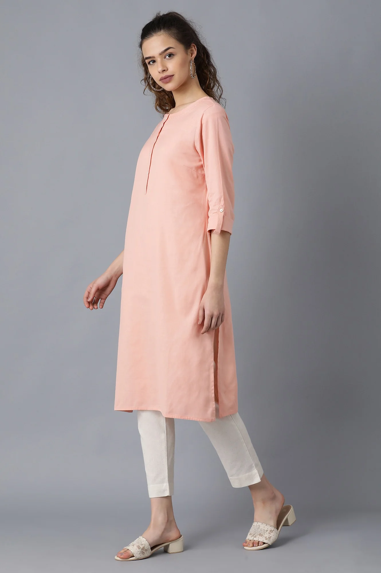 Peach And Maroon Solid Thread Work Straight Cotton Flax Kurta Combo - Image 5
