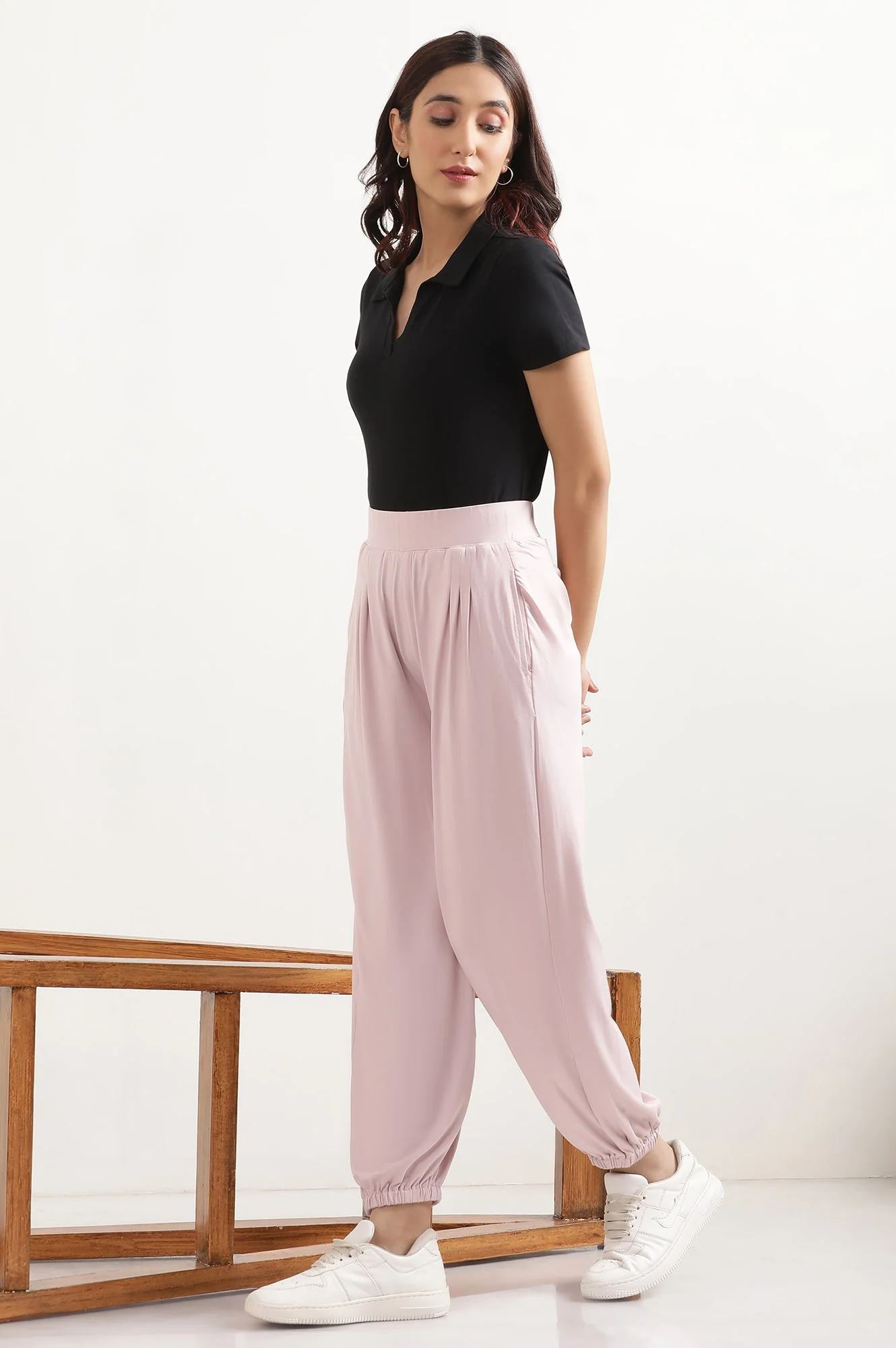 Elleven Women's Light Pink Solid Loose Fit Pants With Pleated Detail