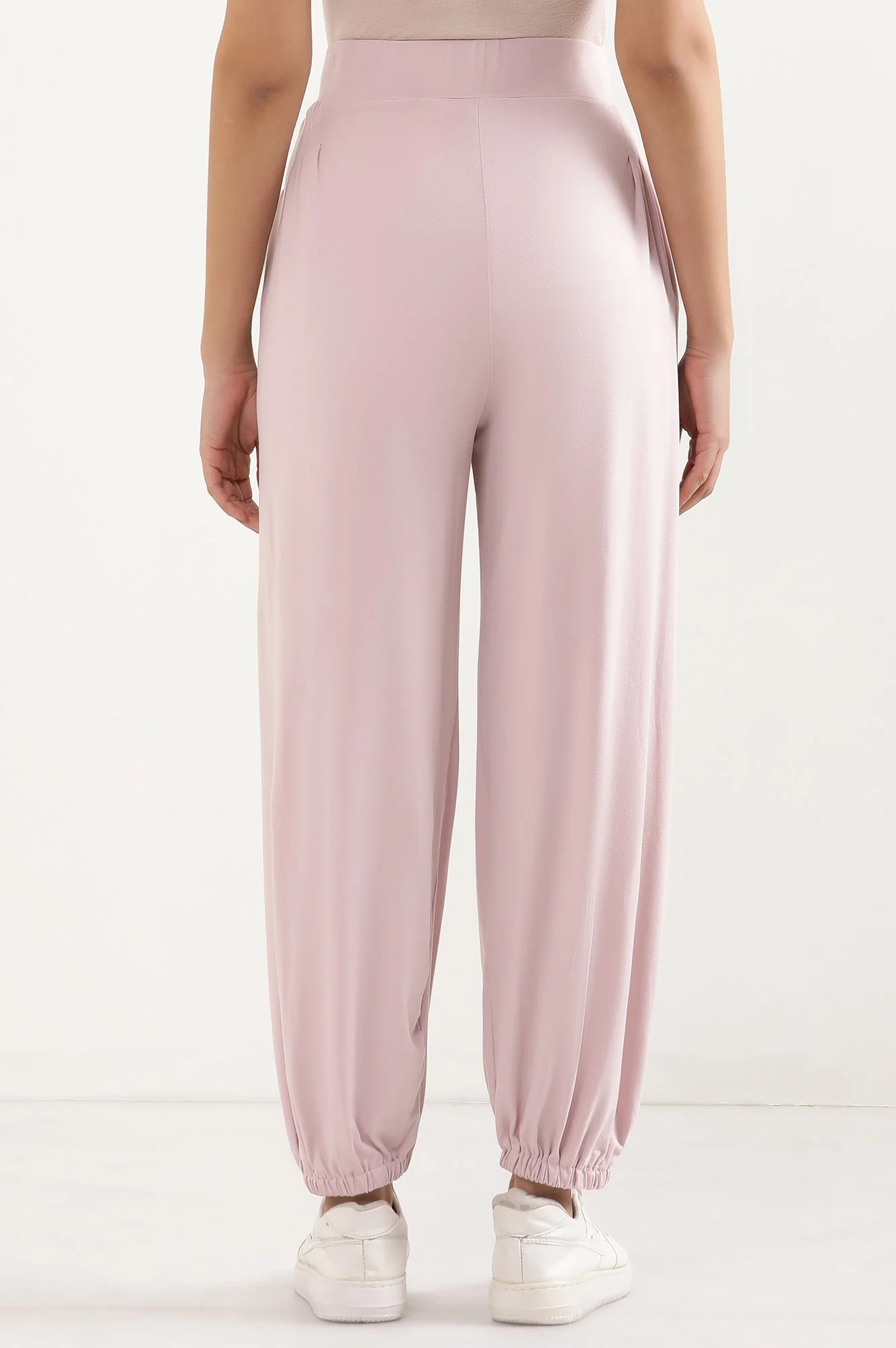 Elleven Women's Light Pink Solid Loose Fit Pants With Pleated Detail - Image 4