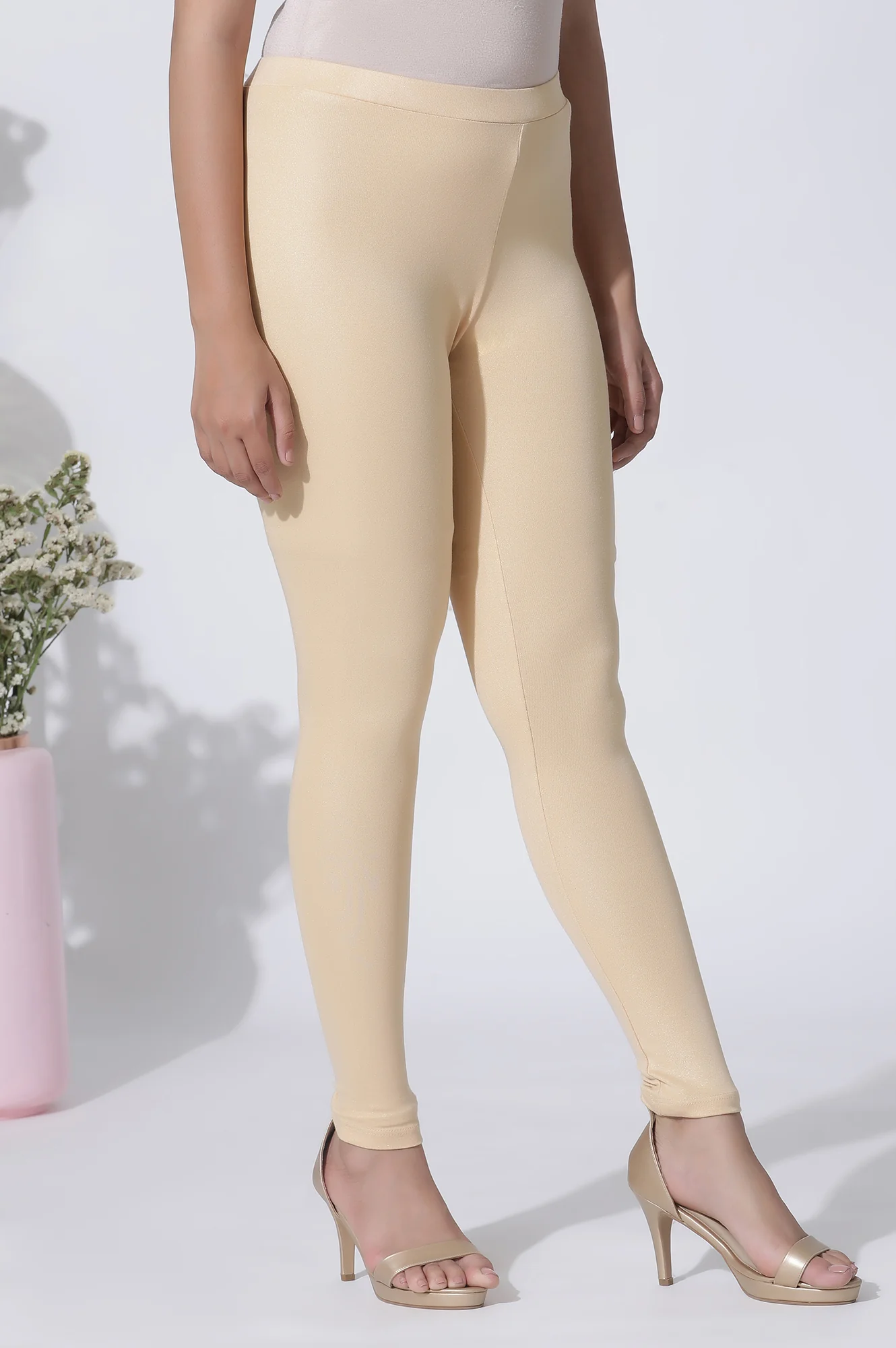 Peach Solid Viscose Lycra Ankle Length Leggings - Image 4