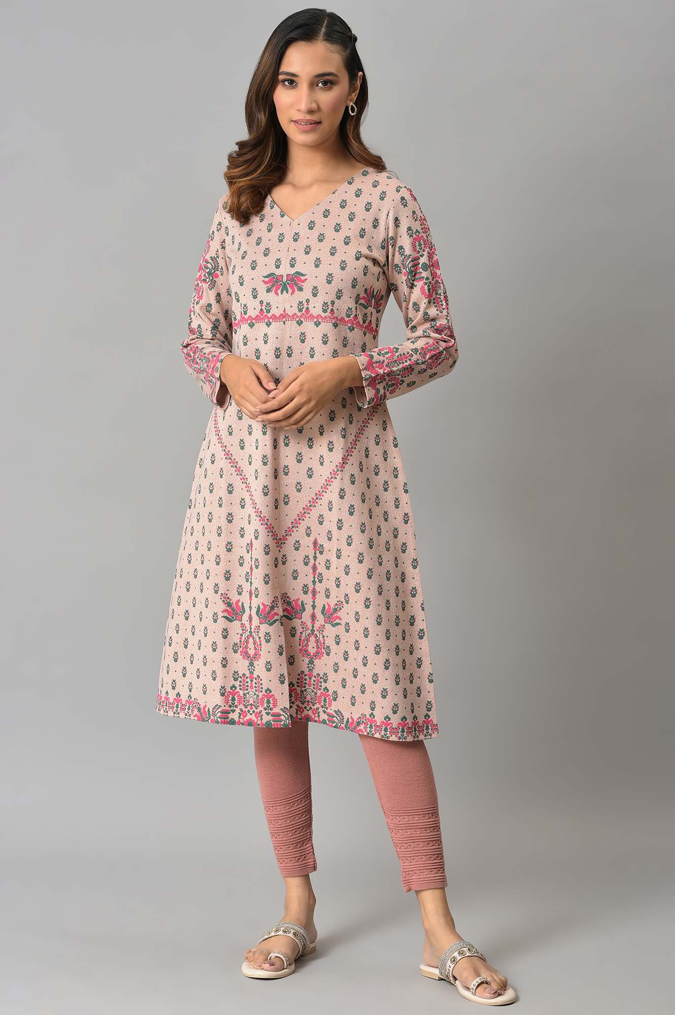 Pink A-Line Floral Printed Winter kurta In V-Neck - Image 5