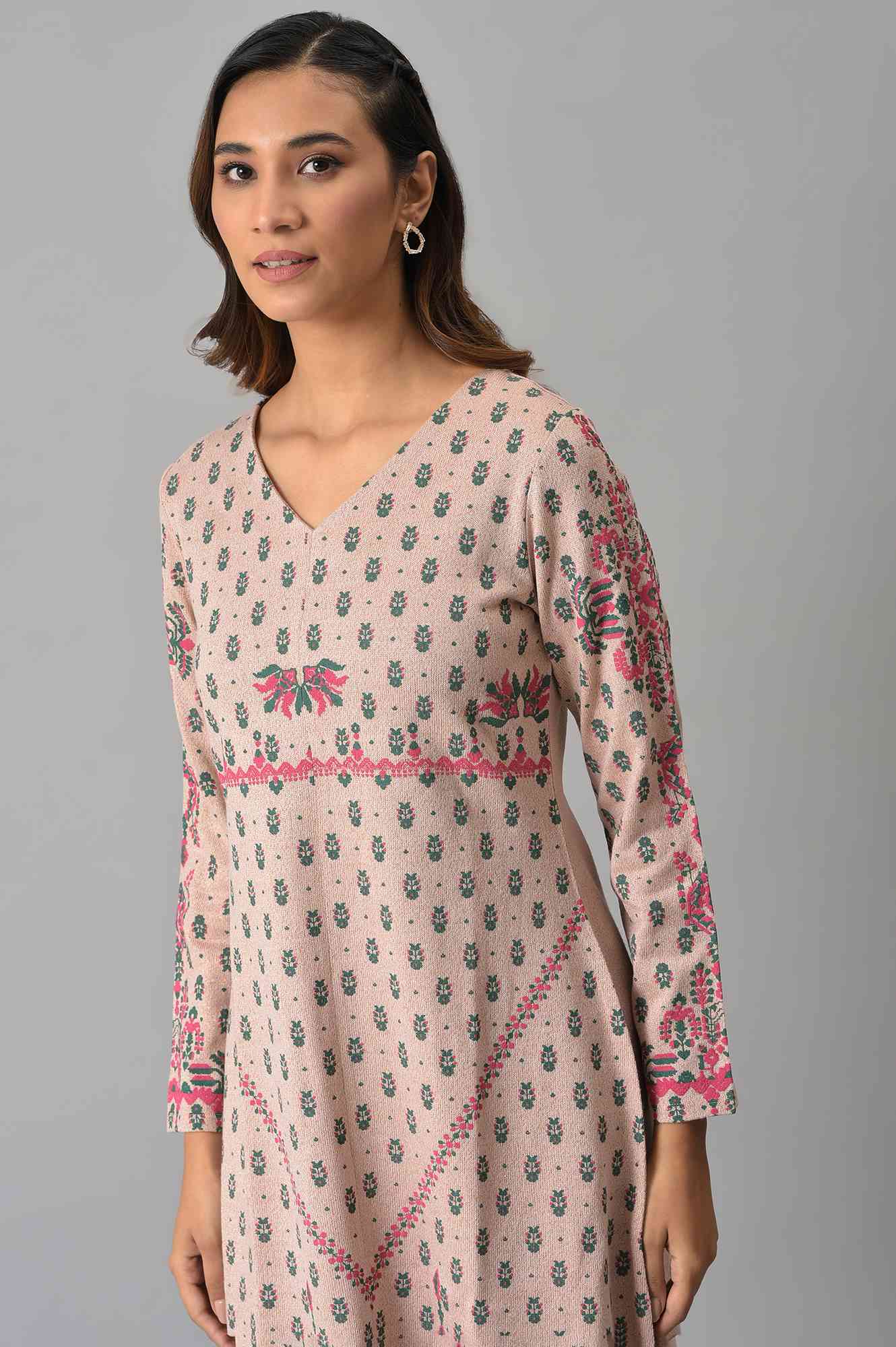 Pink A-Line Floral Printed Winter kurta In V-Neck - Image 6