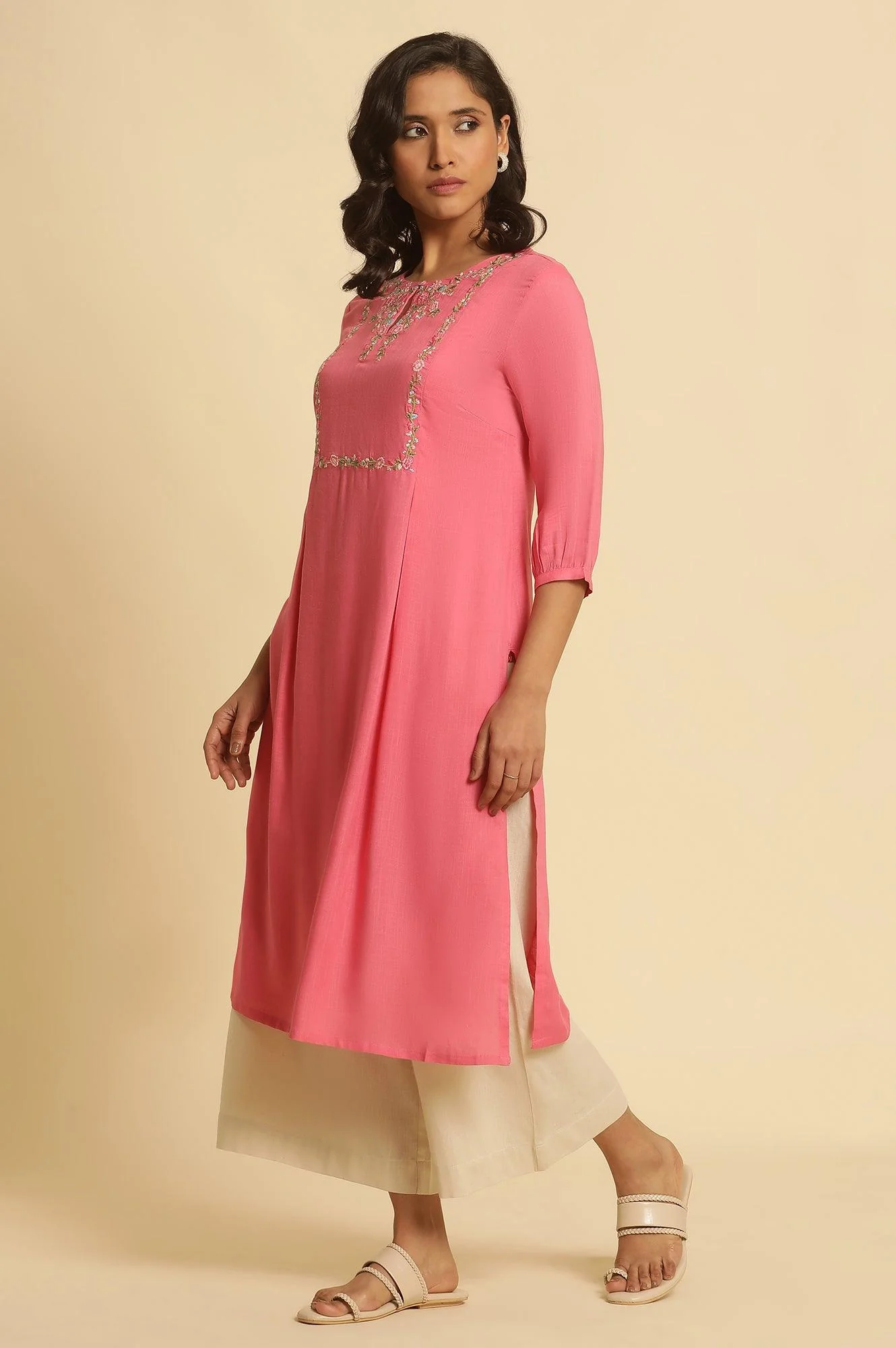Pink A-Line Kurta With Thread Embroidery - Image 3
